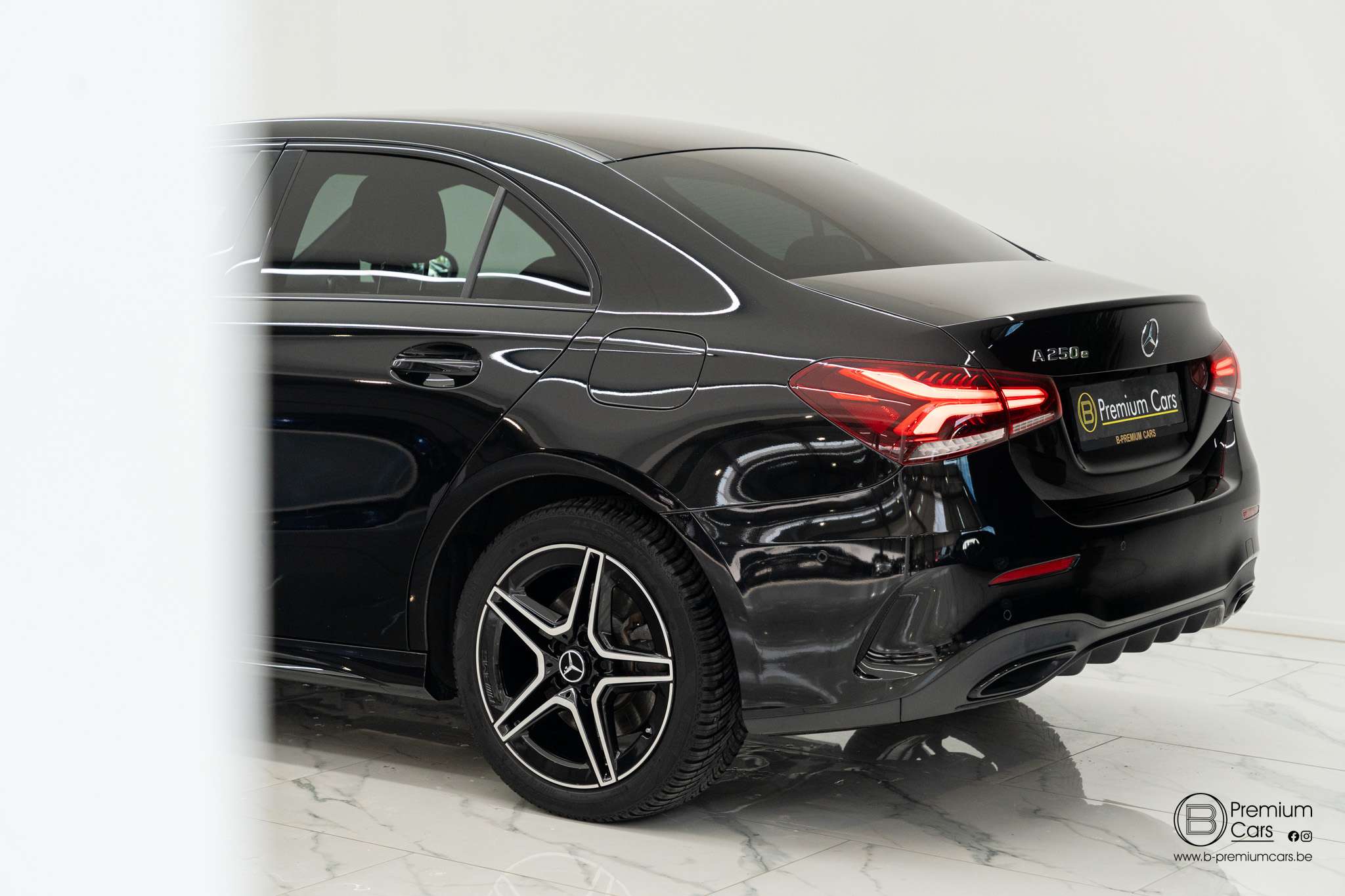 Mercedes-Benz A 250 e AMG line! Sedan! Cruise, Garantie, Ambient light!