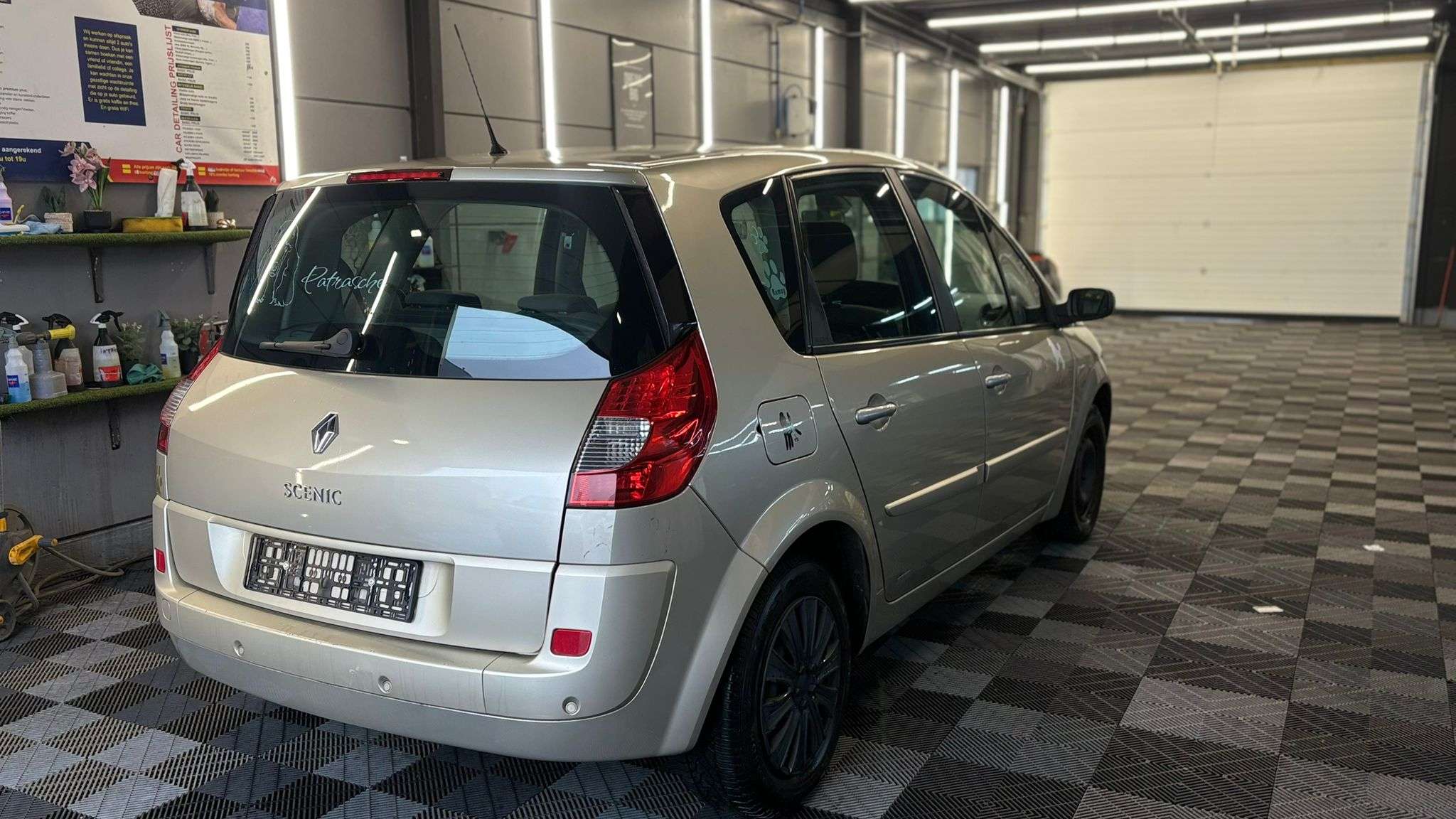 Renault Megane MEGANE SCENIC 1.6l BENZINE Bj.2009