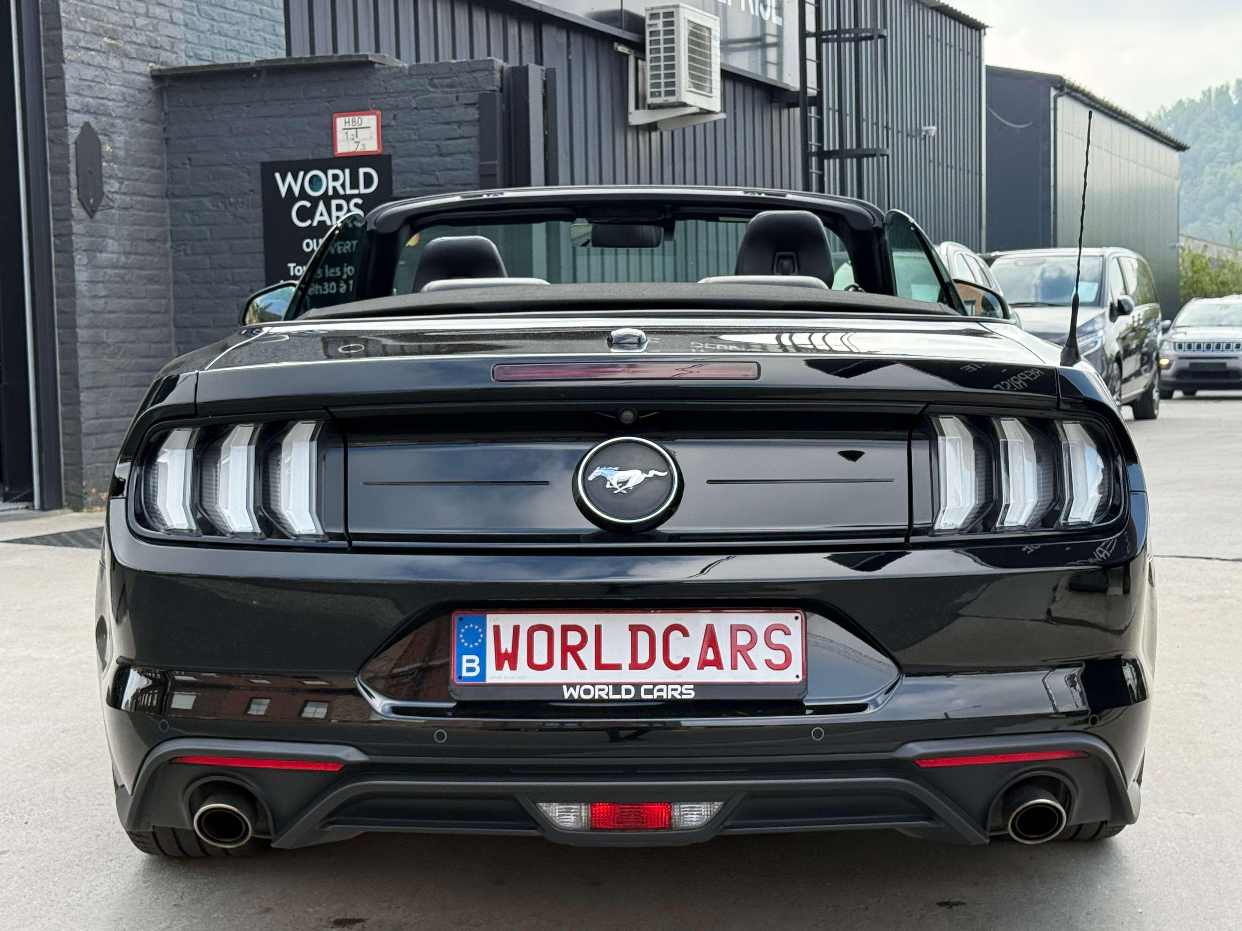 Ford Mustang 2.3 CABRIO - AUTOMATIQUE - COCKPIT - DISTRONIC - NAVI - CAMERA - LINE ASS. - FULL OPTIONS