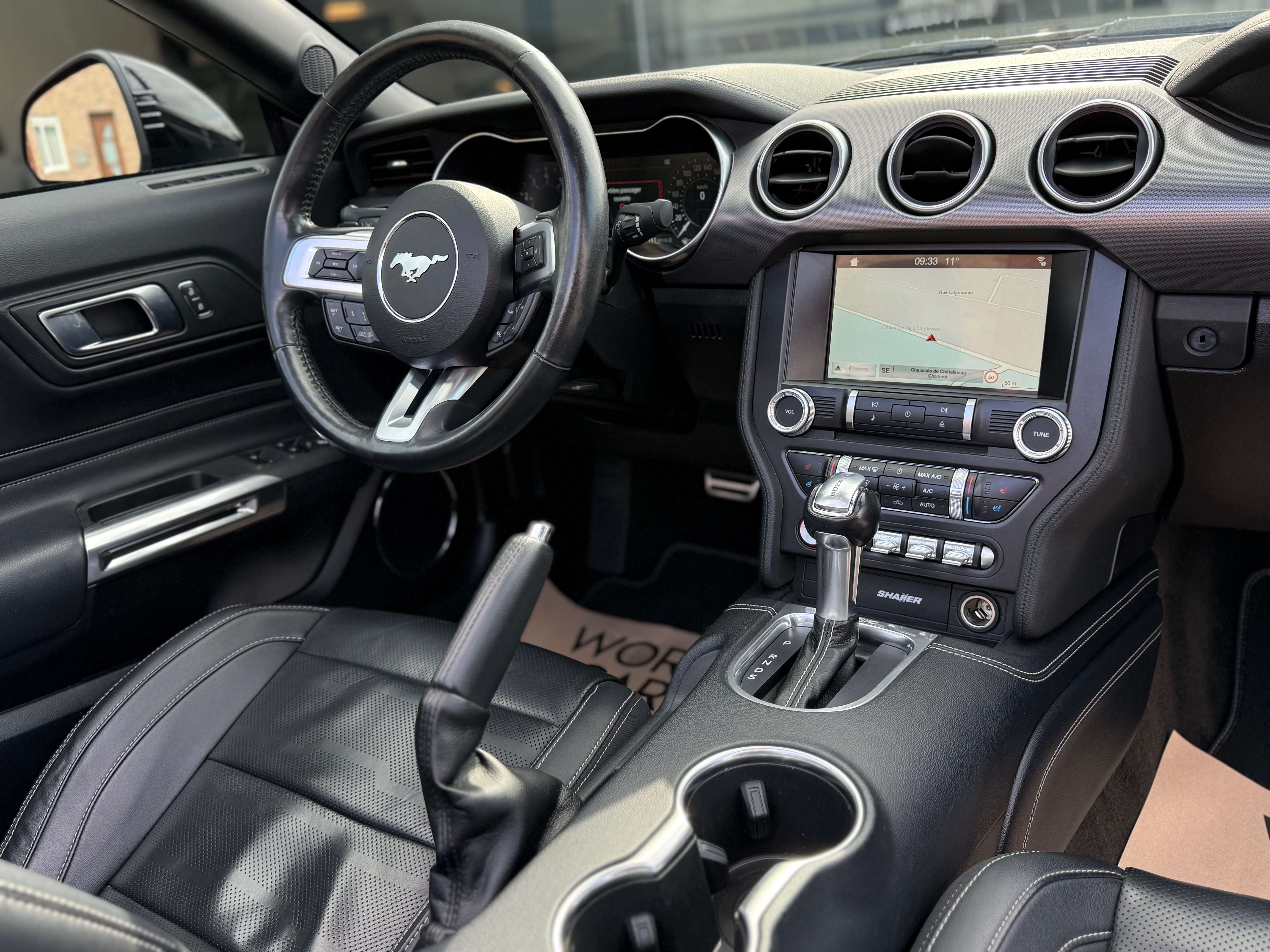 Ford Mustang 2.3 CABRIO - AUTOMATIQUE - COCKPIT - DISTRONIC - NAVI - CAMERA - LINE ASS. - FULL OPTIONS