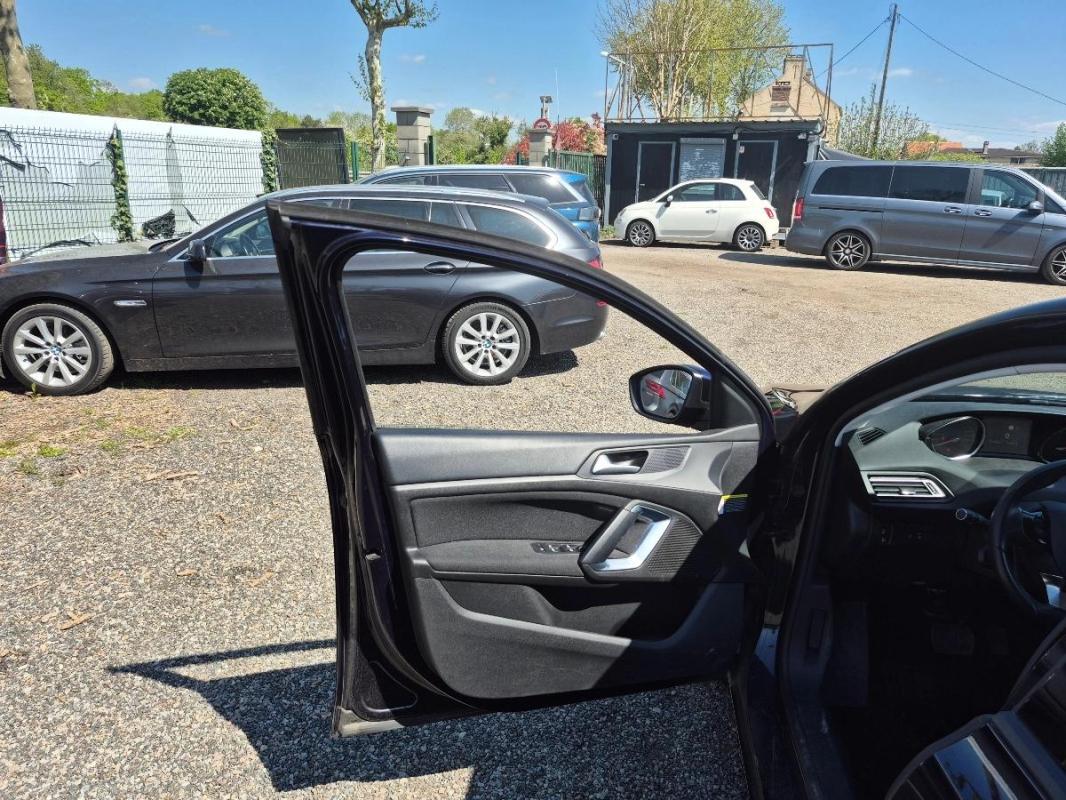 Peugeot 308 GENERATION-II 1.5 BLUEHDI 130 EAT8 Active Business 9992 Hors Taxes 1ÉRE MAIN