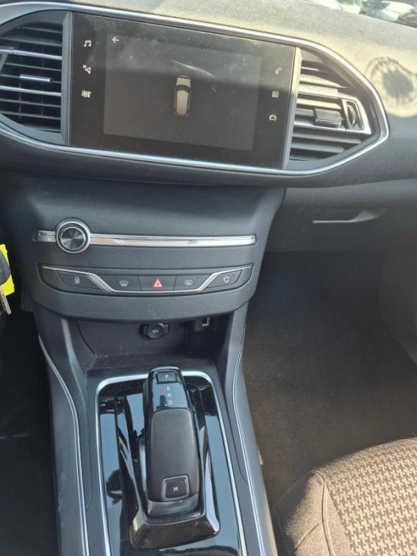 Peugeot 308 GENERATION-II 1.5 BLUEHDI 130 EAT8 Active Business 9992 Hors Taxes 1ÉRE MAIN