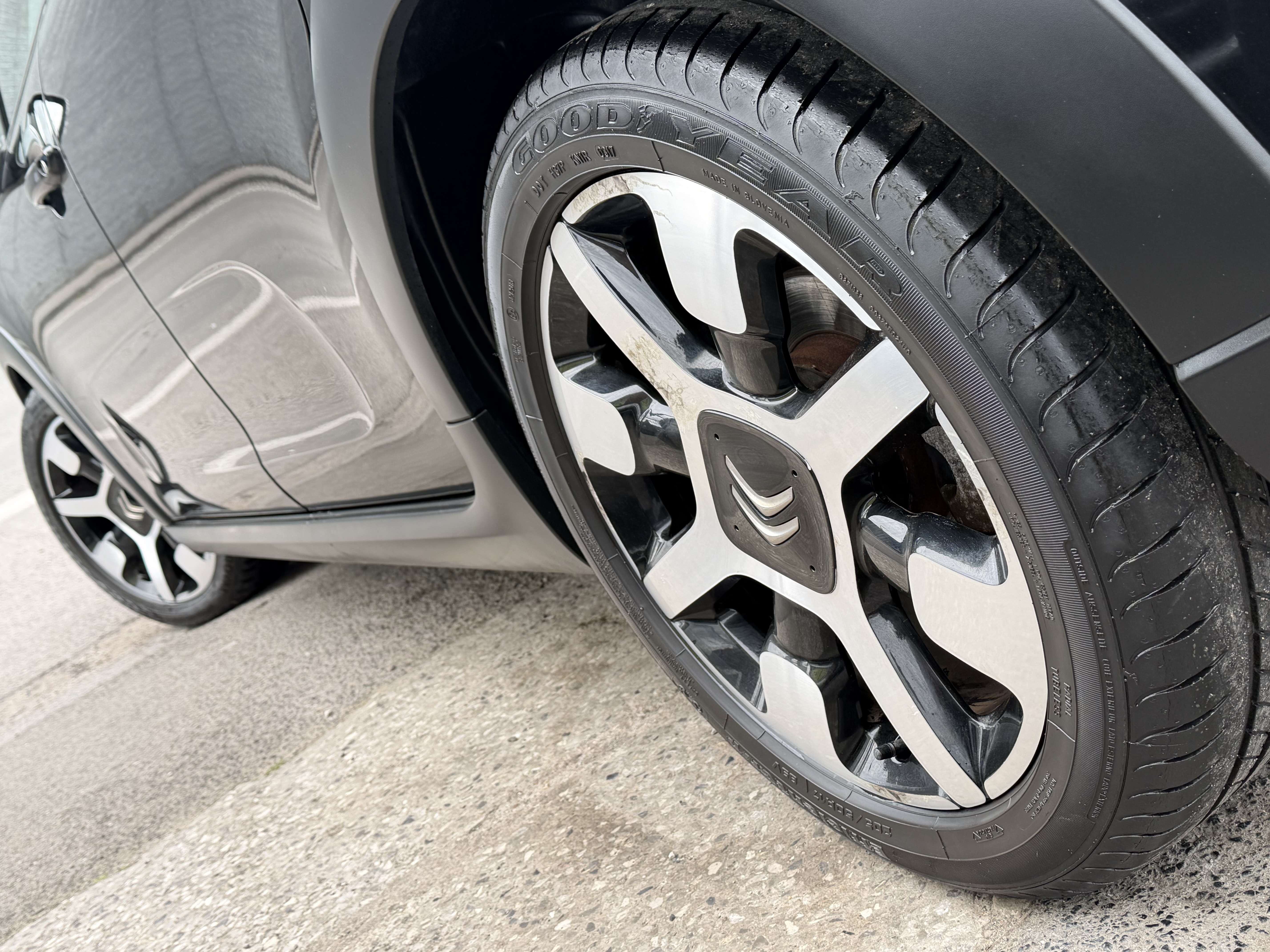 Citroen C3 C3 1.6 BlueHDi Shine ° NAVI ° CAMERA ° AIRCO ° JAN