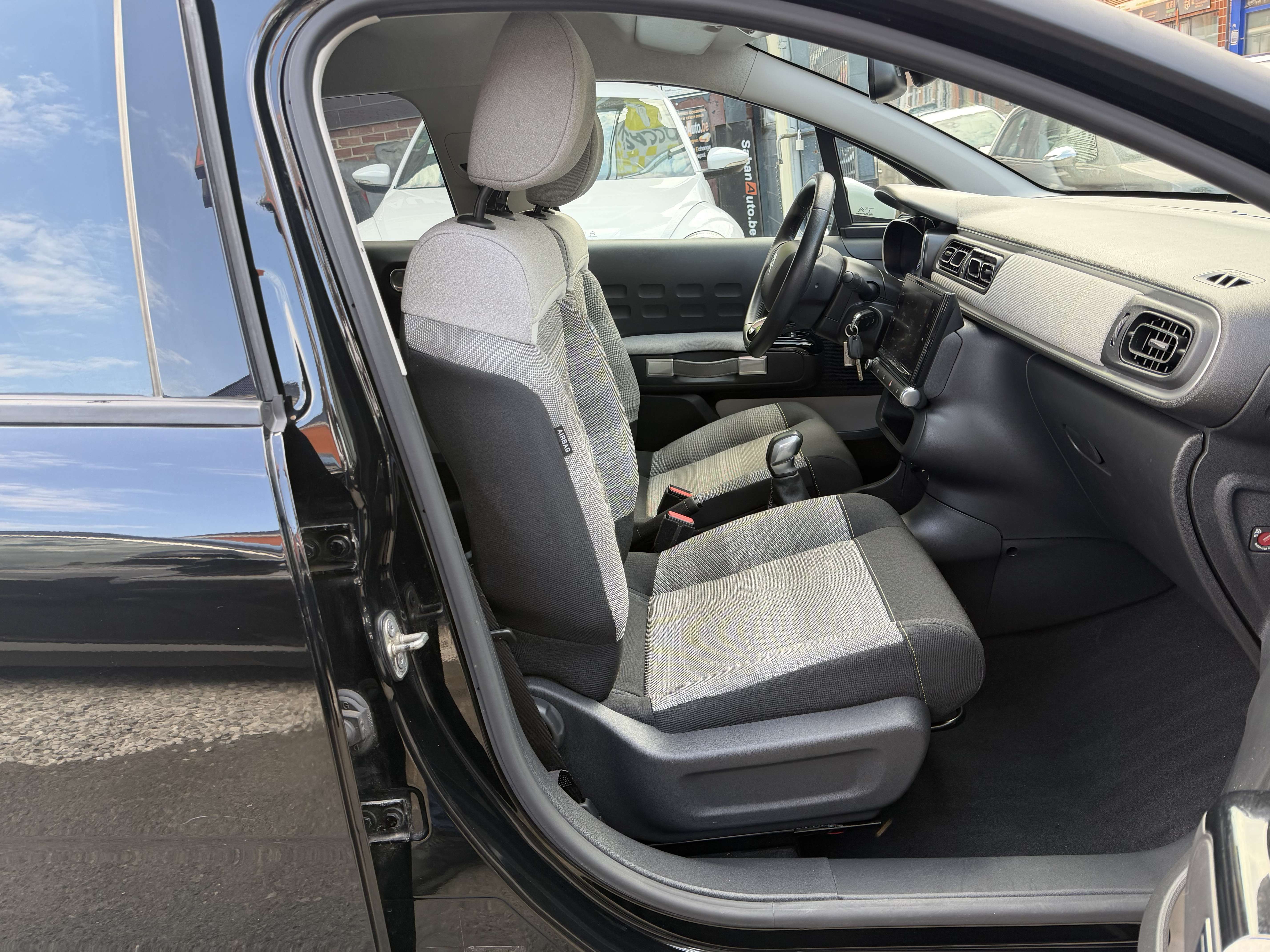 Citroen C3 C3 1.6 BlueHDi Shine ° NAVI ° CAMERA ° AIRCO ° JAN