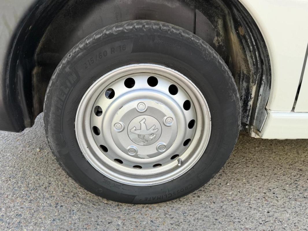 Peugeot Expert COMBI 2.0 HDI 120 VEHICULE 9 PLACES - 3EME MAIN 2 PORTES COULISSANTES-CLIMATISATION