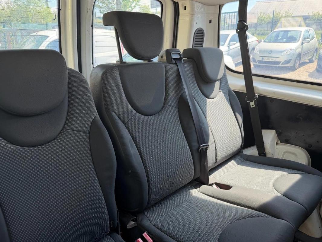 Peugeot Expert COMBI 2.0 HDI 120 VEHICULE 9 PLACES - 3EME MAIN 2 PORTES COULISSANTES-CLIMATISATION