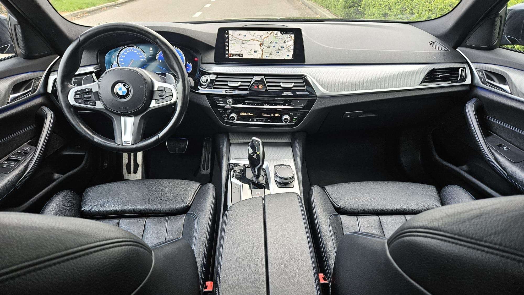 BMW 520 *** M Pack - Full option - 2018 - Carpass - Garant