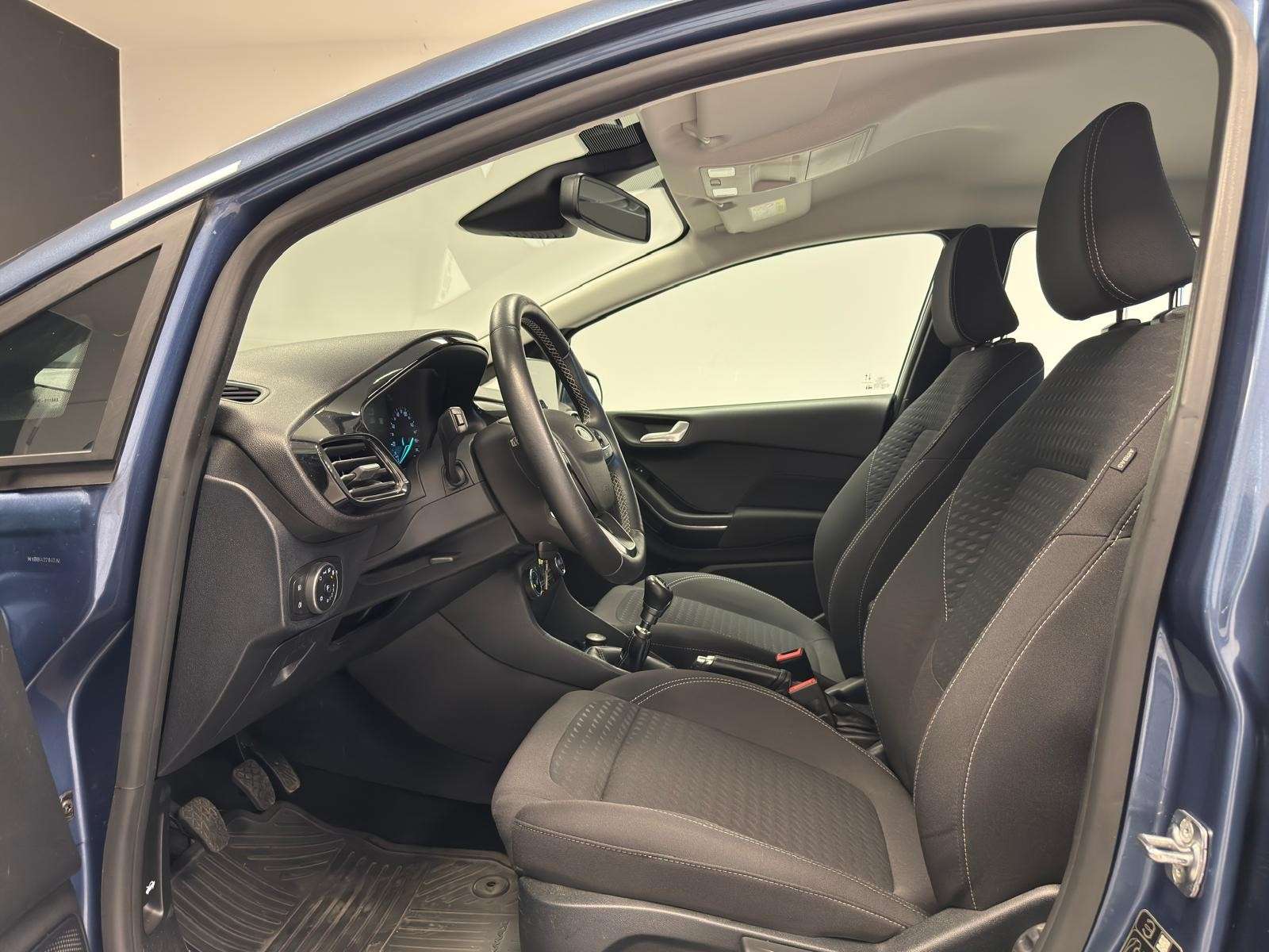 Ford Fiesta Titanium**Gps**Camera**Pack froid**Garantie 12Mois