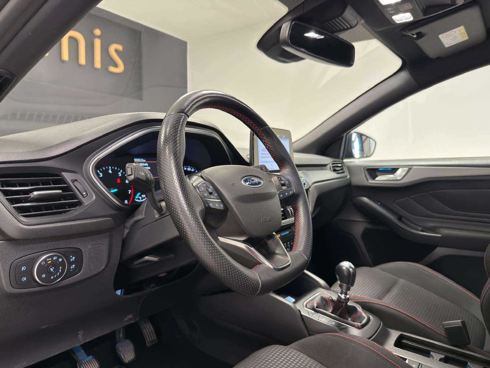 Ford Focus Focus 1.0 EcoBoost ST-Line*NEW MOD*GPS+CAMERA*LED