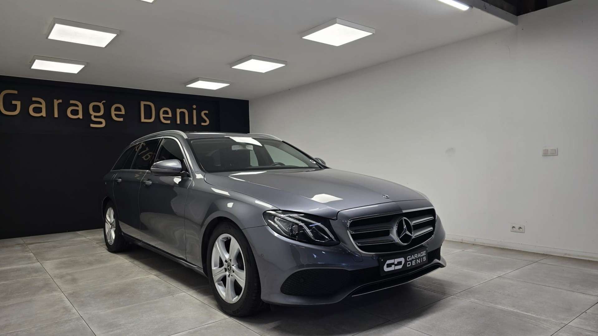 Mercedes-Benz E 200 GPS**Automatique**Siege Chauffant/Ventilé