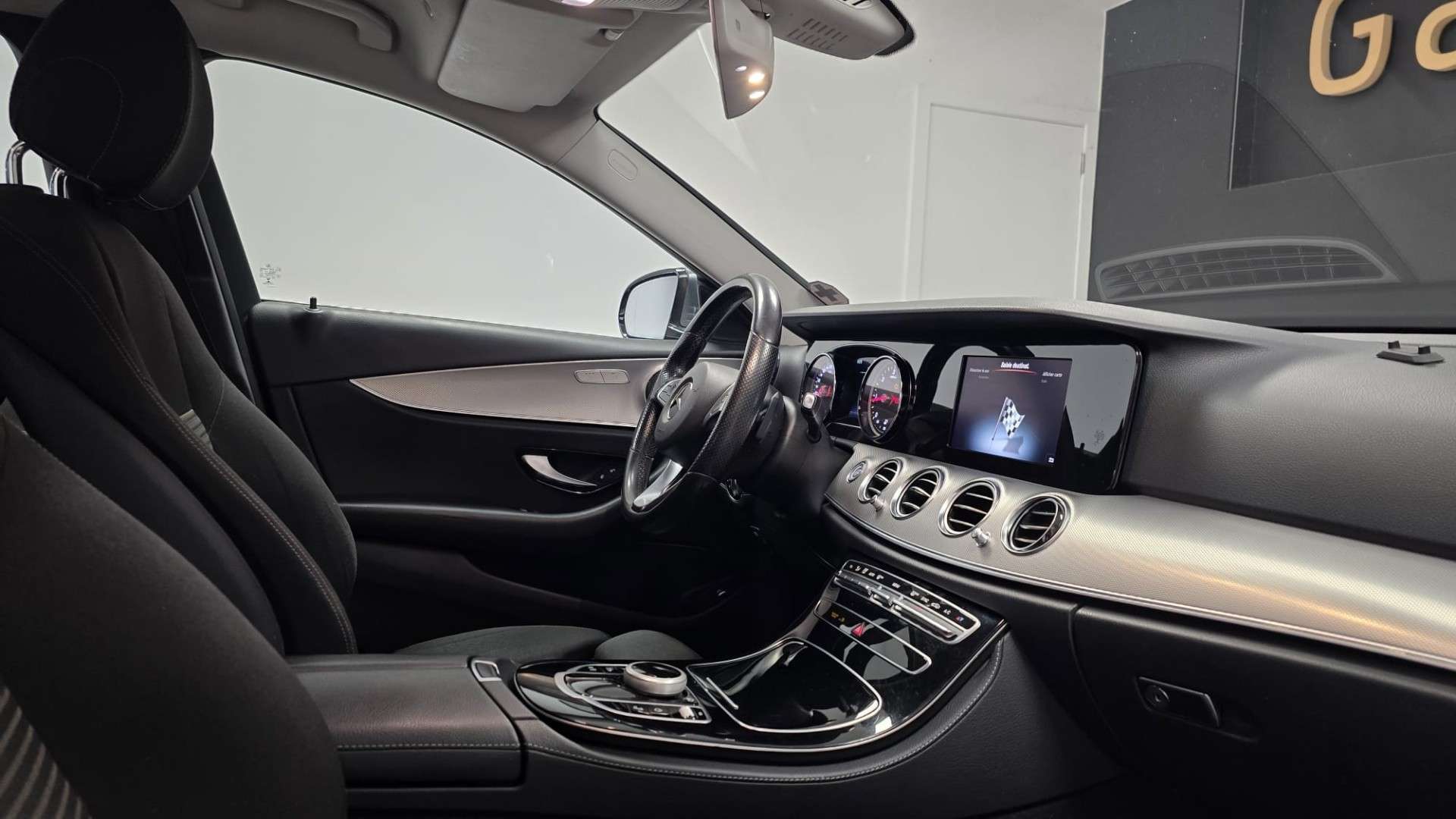 Mercedes-Benz E 200 GPS**Automatique**Siege Chauffant/Ventilé
