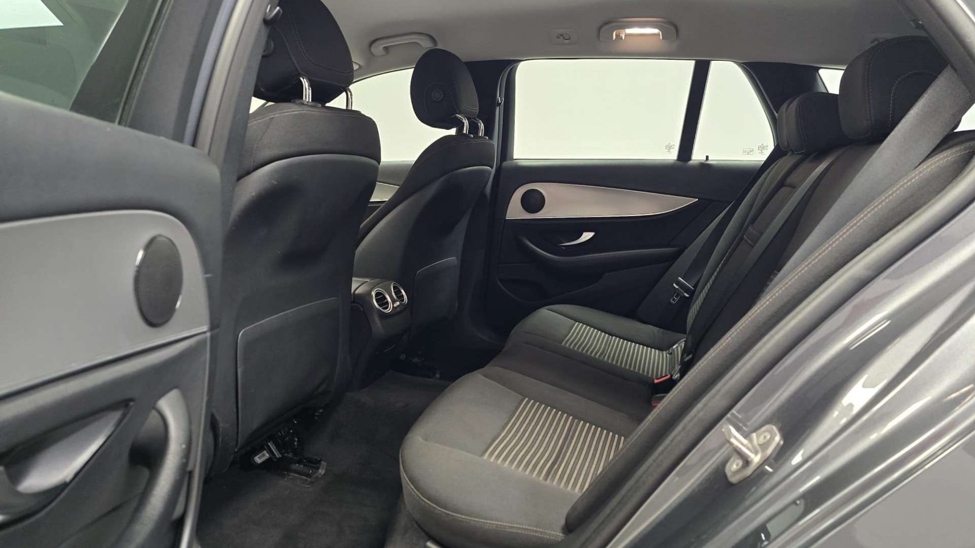 Mercedes-Benz E 200 GPS**Automatique**Siege Chauffant/Ventilé