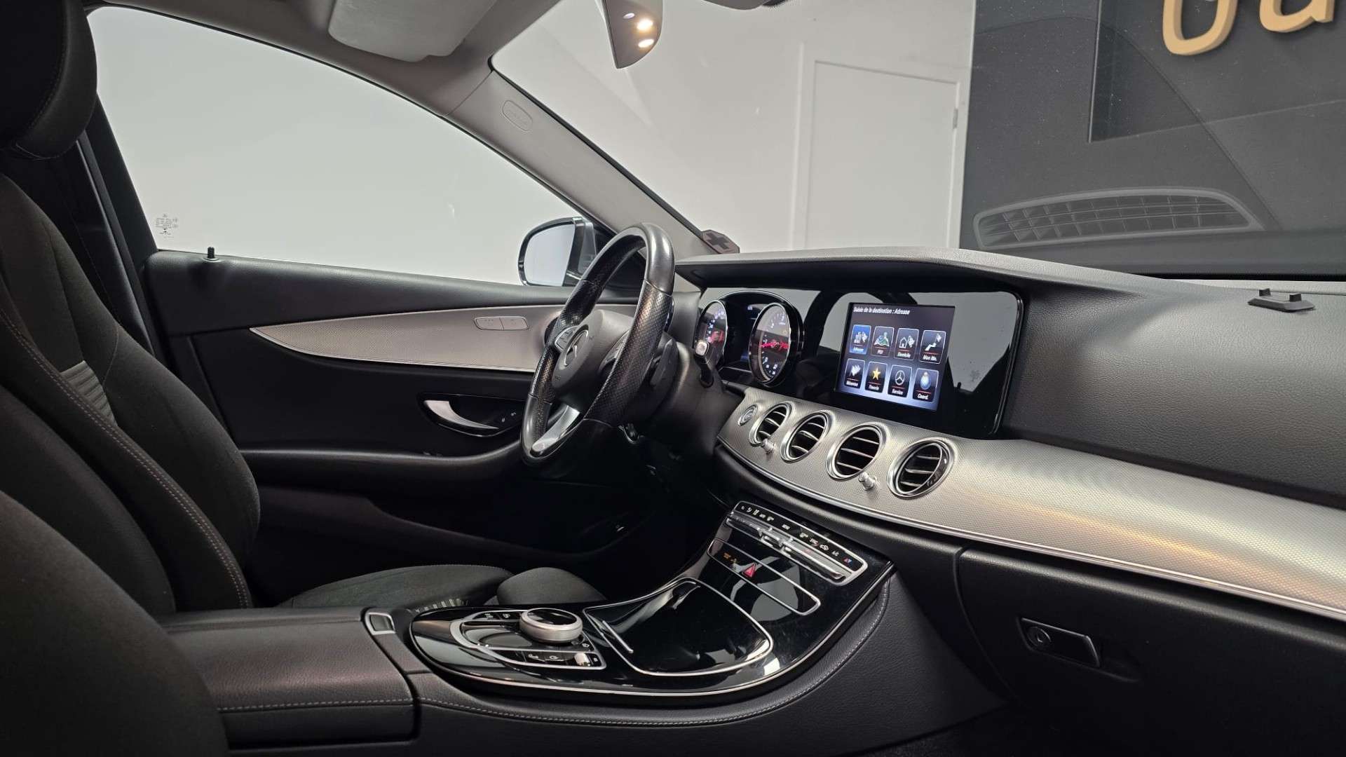 Mercedes-Benz E 200 GPS**Automatique**Siege Chauffant/Ventilé