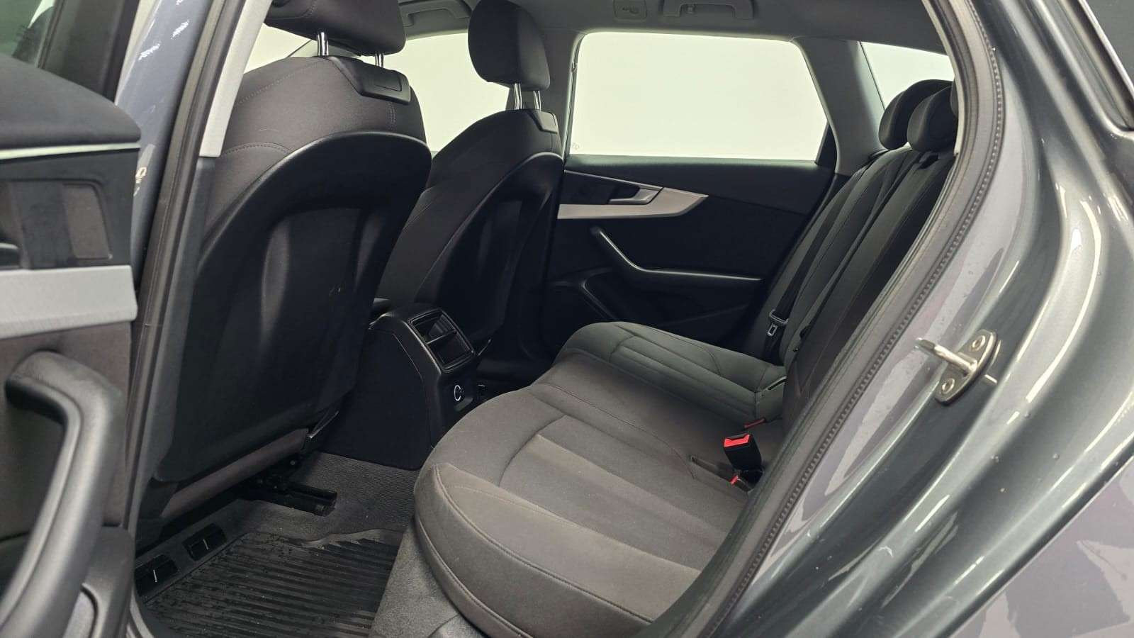 Audi A4 A4 Avant 2.0 TDi S LINE*BOITE-AUTO**GPS+CAMERA*LED