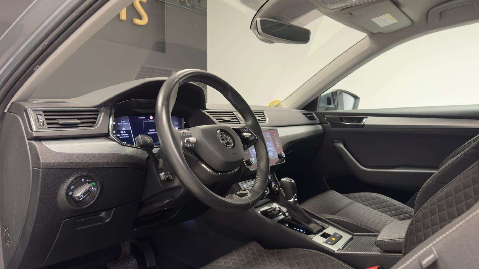 Skoda Superb 1.6 CR TDi DSG BOITE-AUTO*GPS+CAMERA*LED*GARANTIE