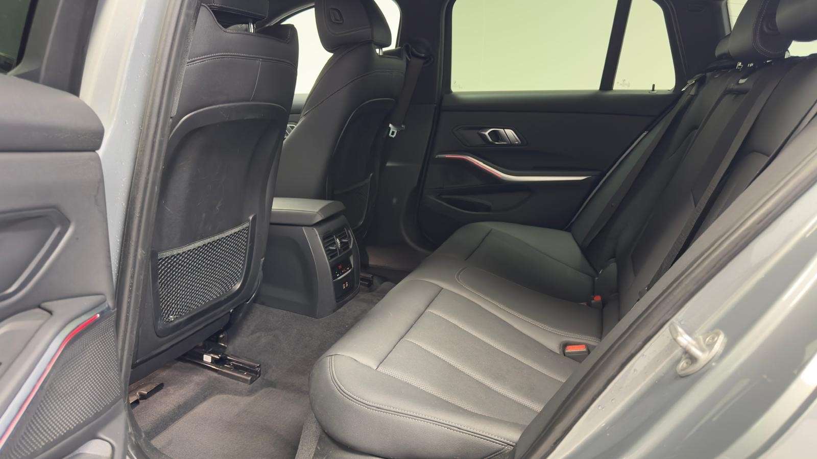 BMW 318 NEW MOD PACK M*GPS+CAMERA*LED*CUIR*GARANTIE 12MOIS