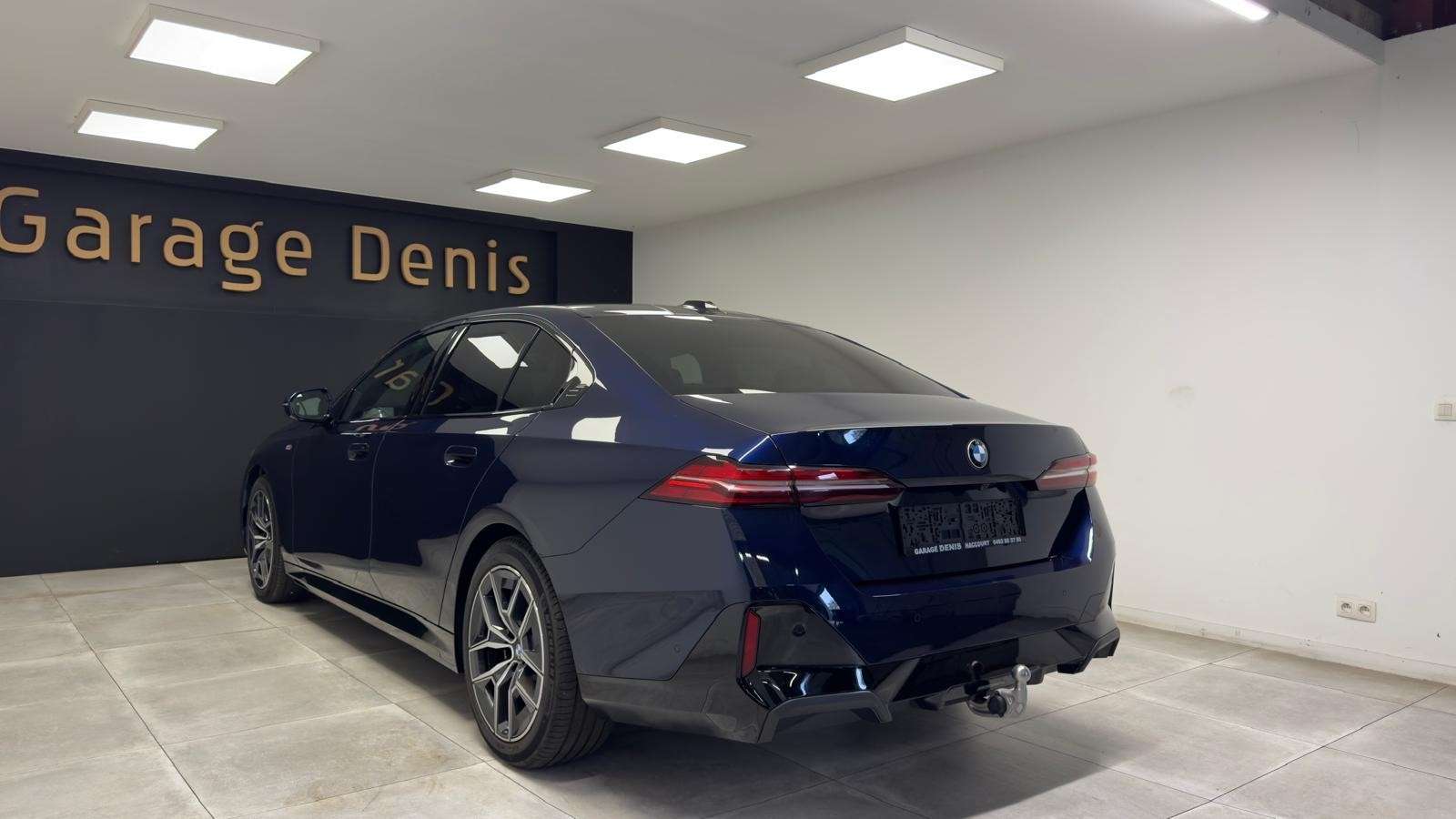BMW 520 520iA*NEW MOD*PACK M*GPS+CAMERA*TOIT-PANO*GARANTIE