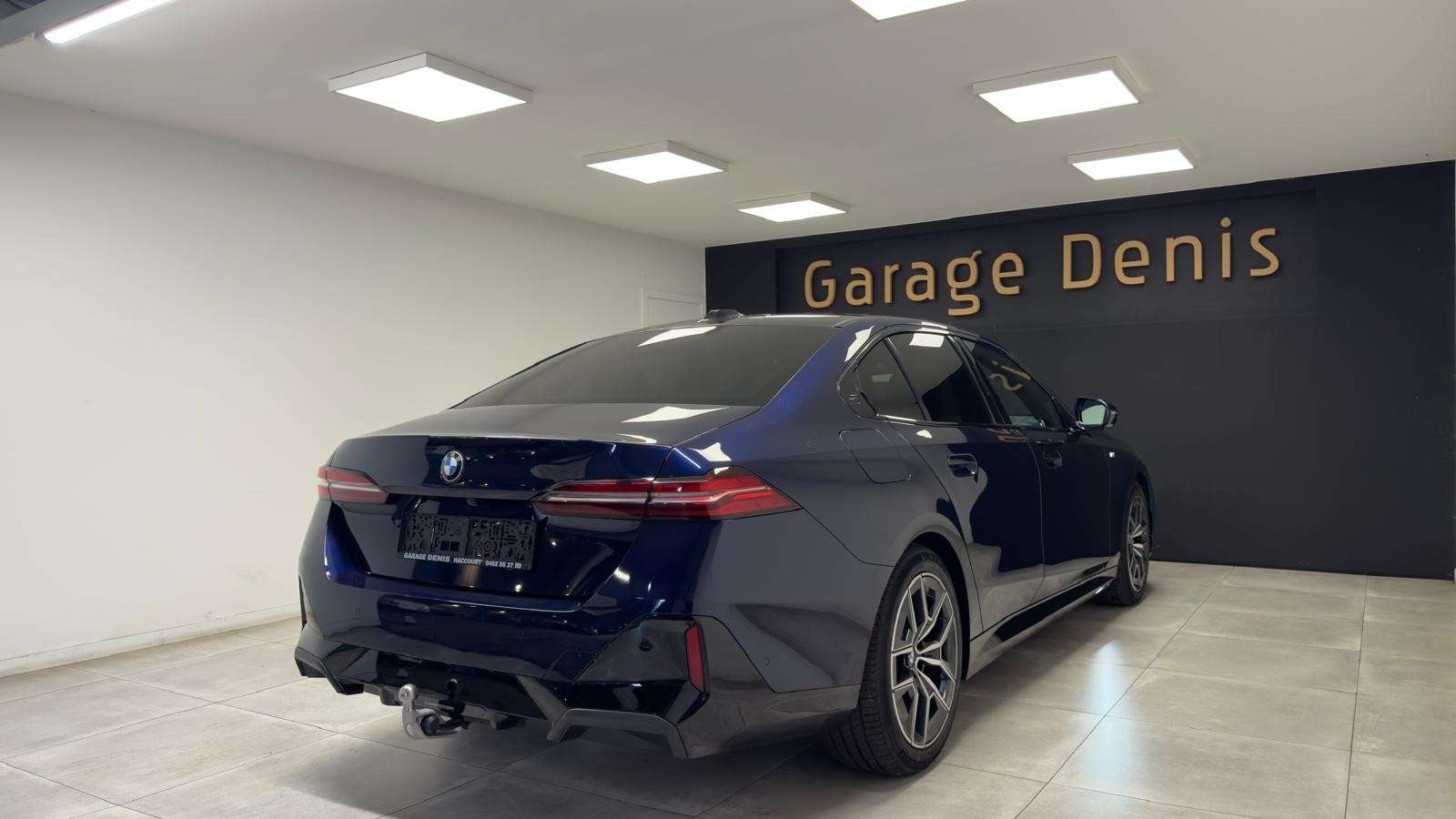 BMW 520 520iA*NEW MOD*PACK M*GPS+CAMERA*TOIT-PANO*GARANTIE