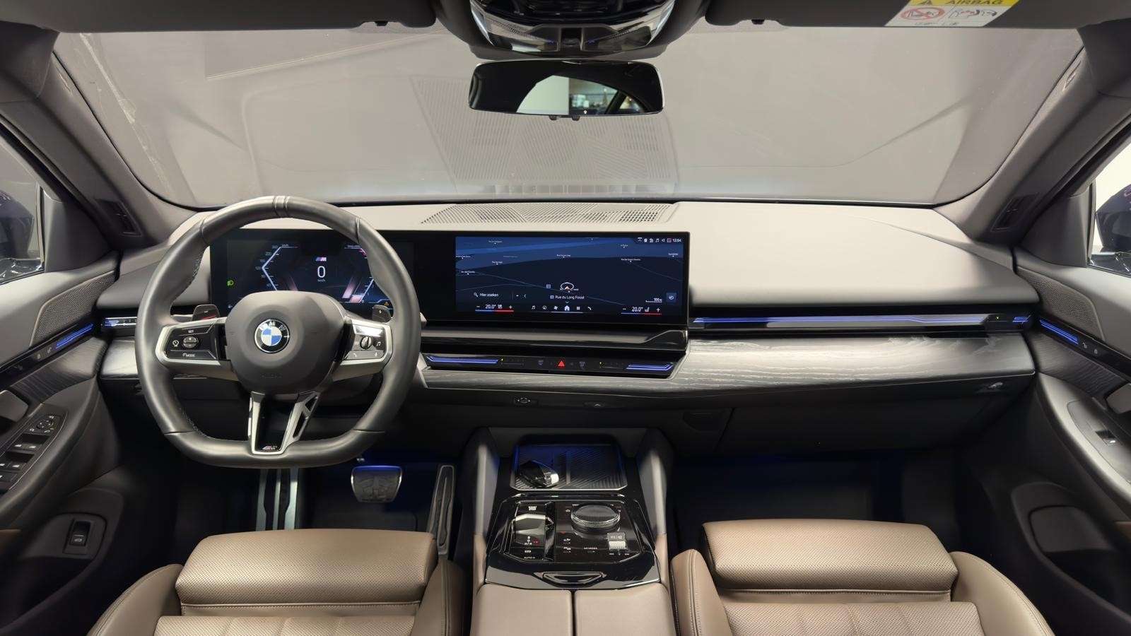BMW 520 520iA*NEW MOD*PACK M*GPS+CAMERA*TOIT-PANO*GARANTIE