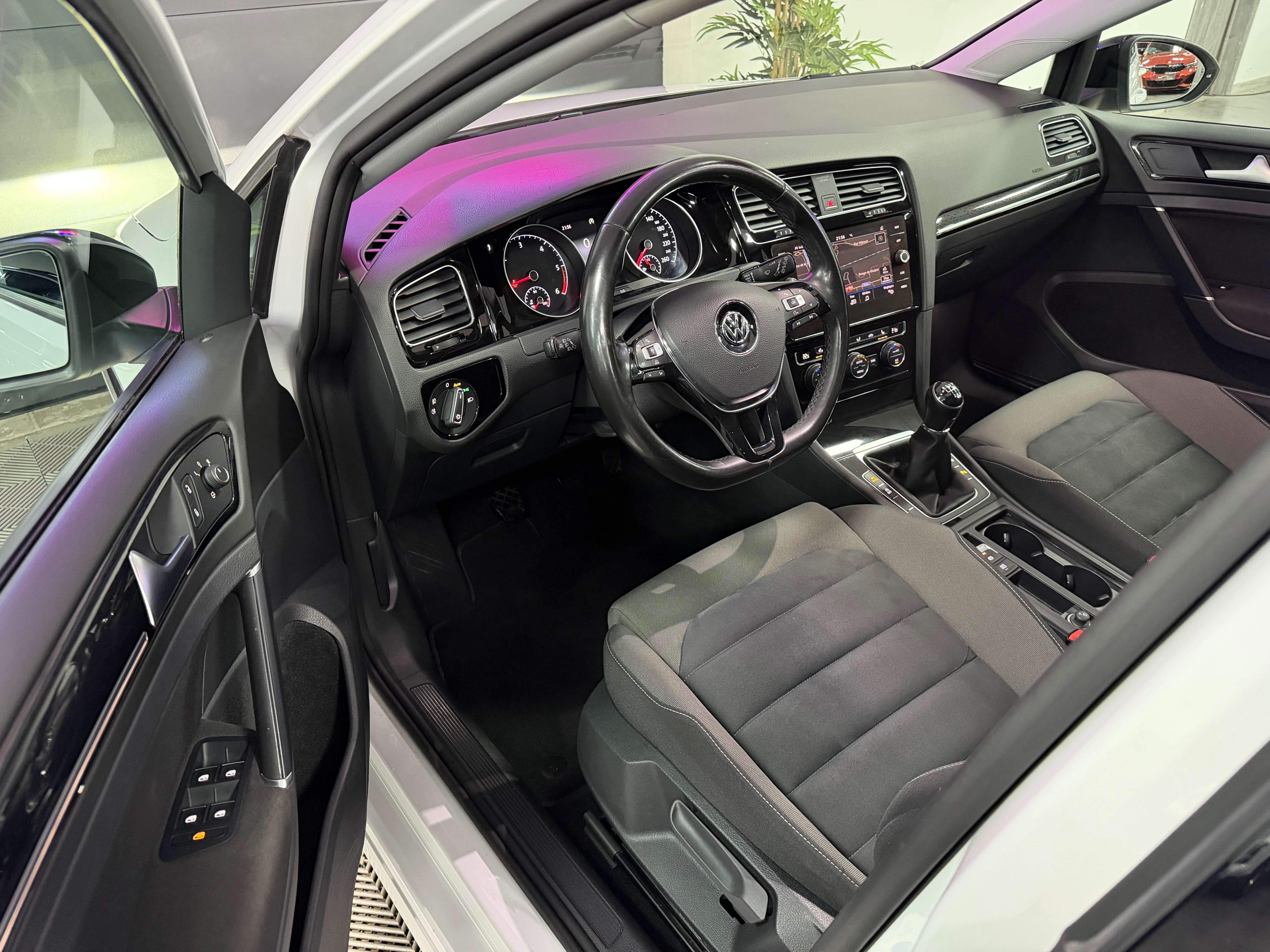 Volkswagen Golf 2.0 CR TDI Highline Caméra Led 12 mois garantie