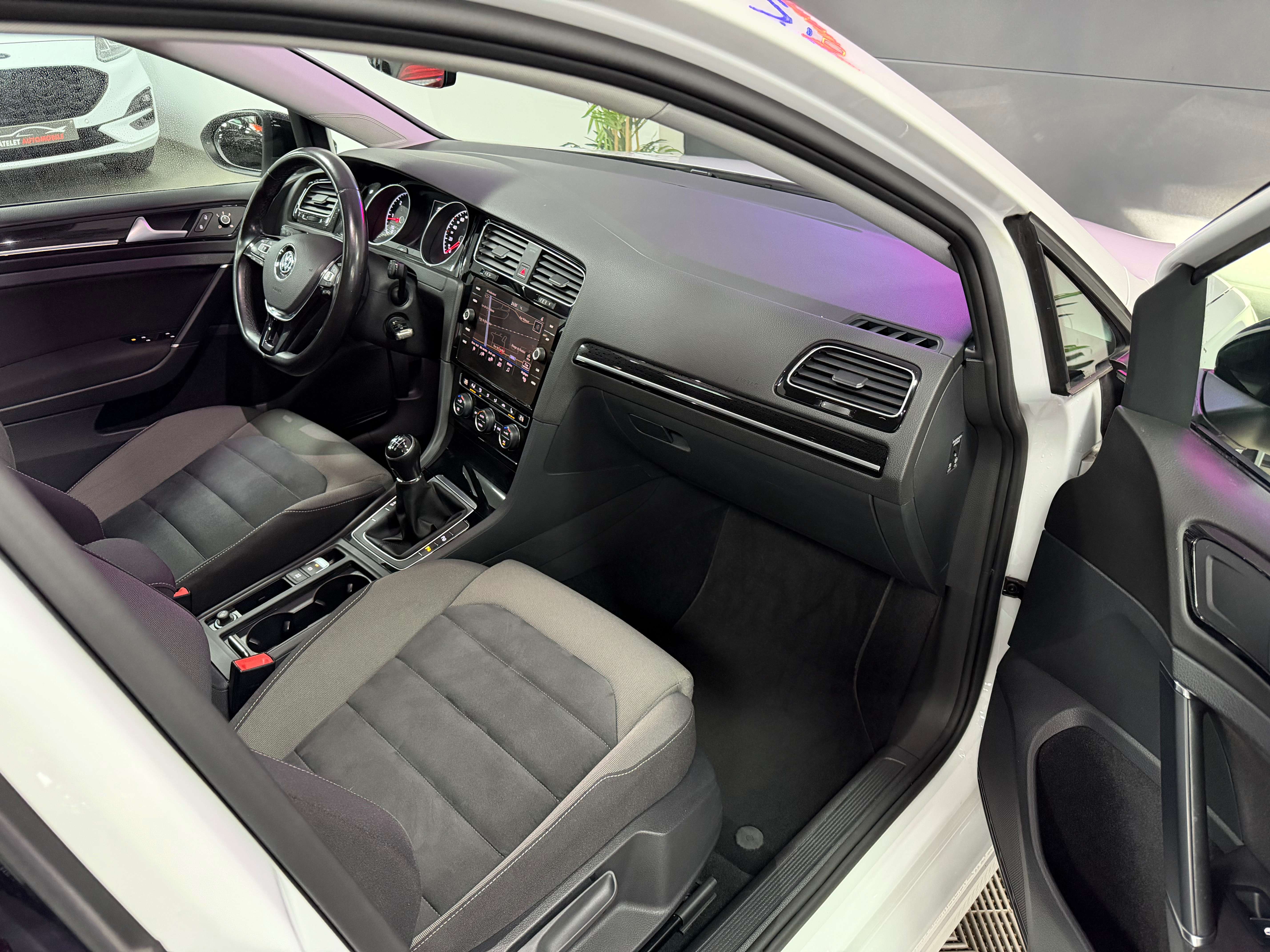 Volkswagen Golf 2.0 CR TDI Highline Caméra Led 12 mois garantie