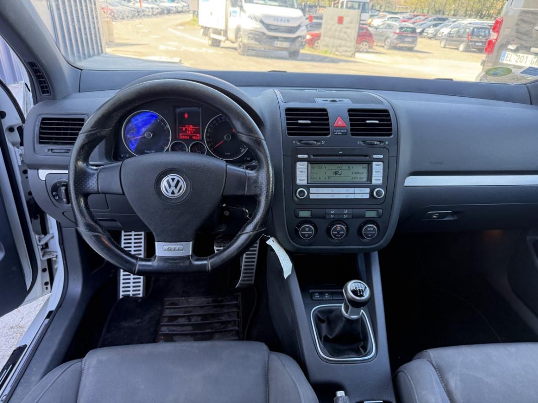 Volkswagen Golf GTI 2.0 T 16S FSI 200cv /I