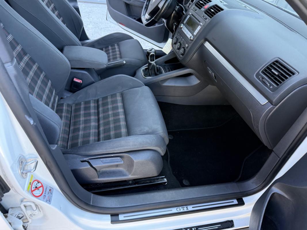 Volkswagen Golf GTI 2.0 T 16S FSI 200cv /I