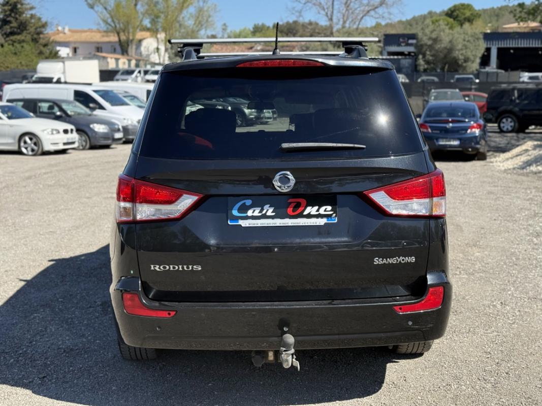 Ssangyong Rodius 200 e-XDi 155cv 4WD BVA 7 Places /I