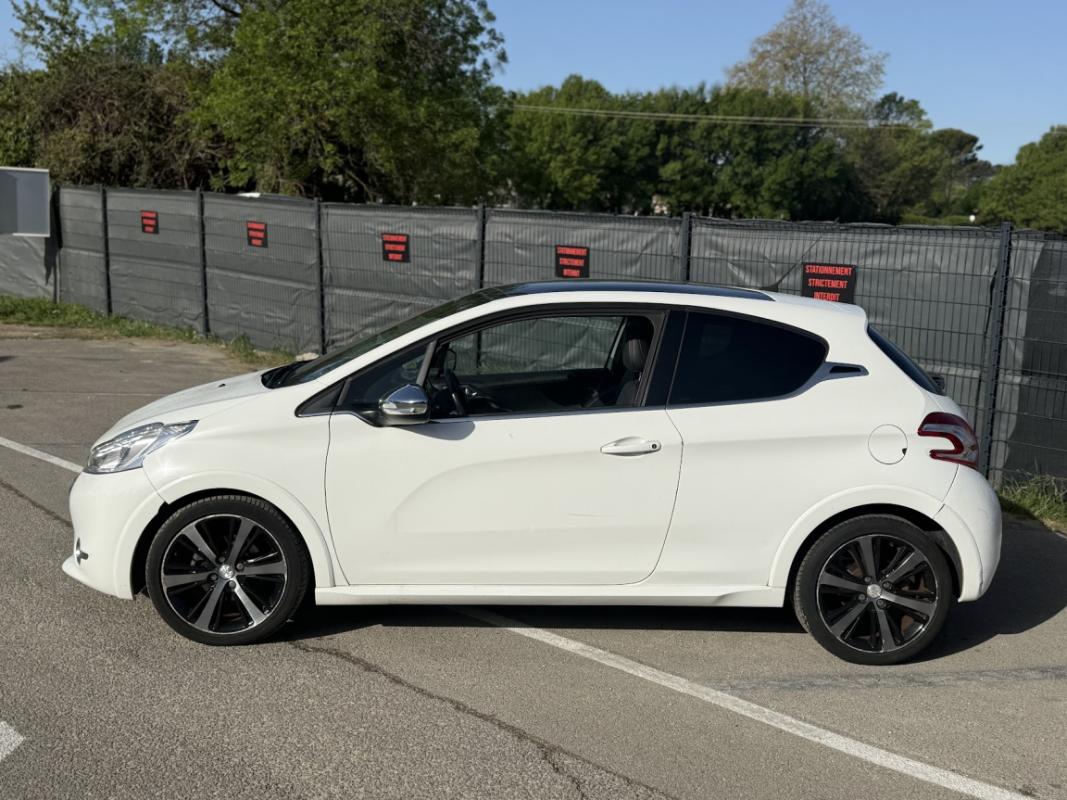 Peugeot 208 1.6 e-HDi 92cv XY Toit Pano * I