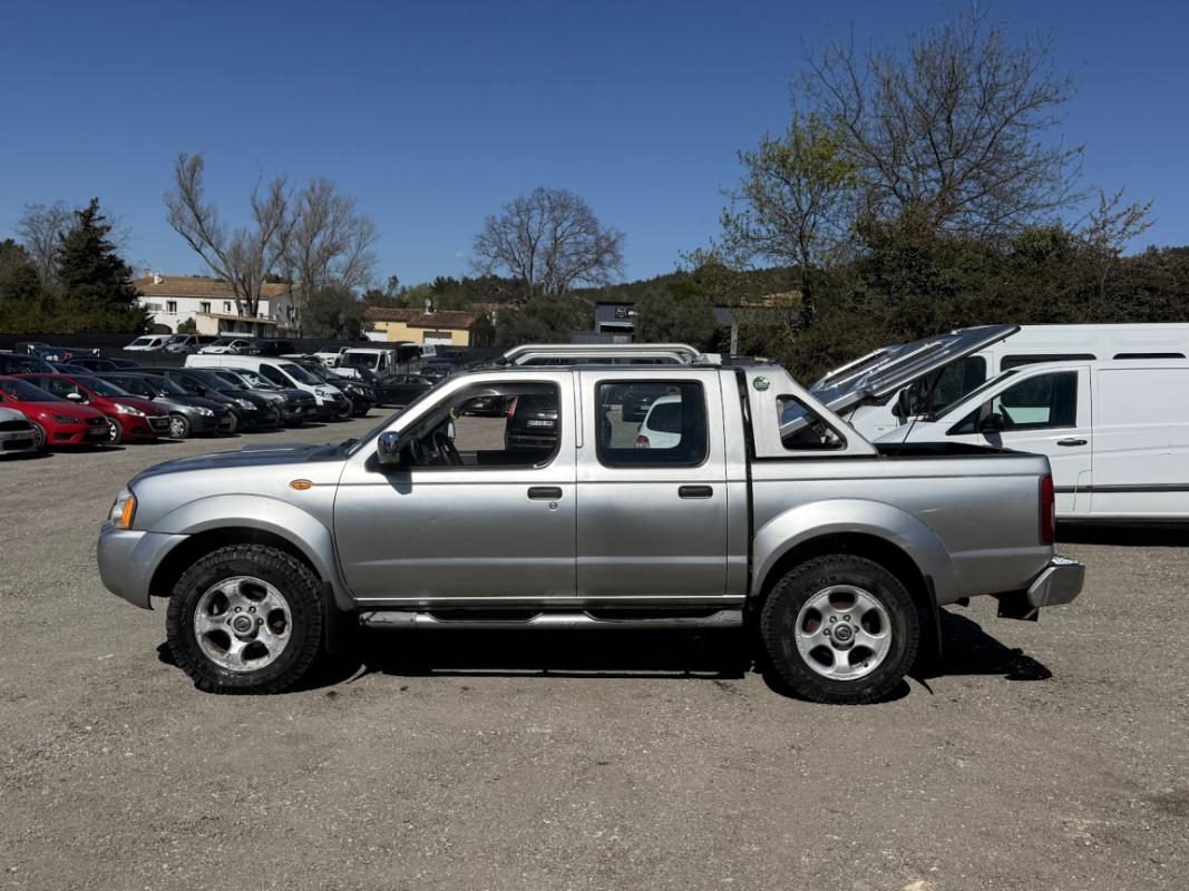 Nissan Navara 2.5 DI 133cv DOUBLE CAB 4x4 RALLYE RAID *I