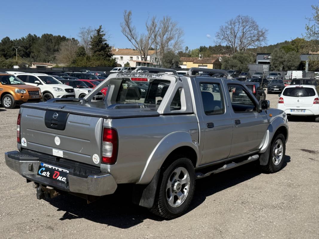 Nissan Navara 2.5 DI 133cv DOUBLE CAB 4x4 RALLYE RAID *I