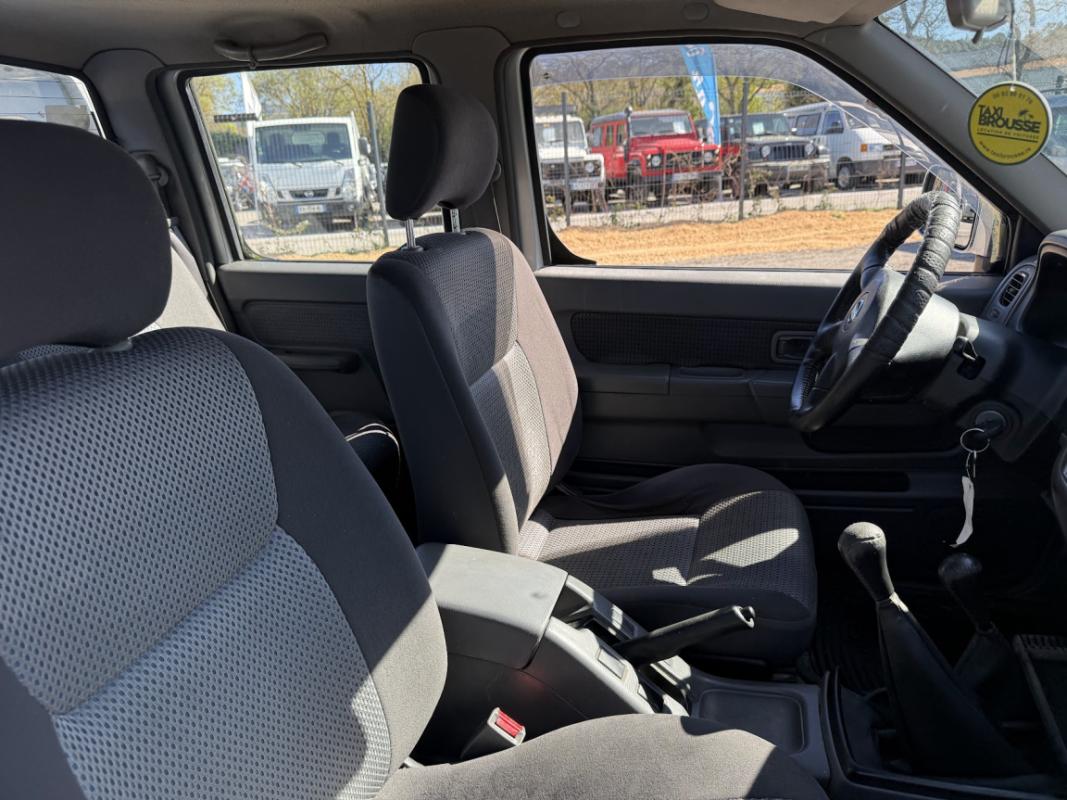 Nissan Navara 2.5 DI 133cv DOUBLE CAB 4x4 RALLYE RAID *I