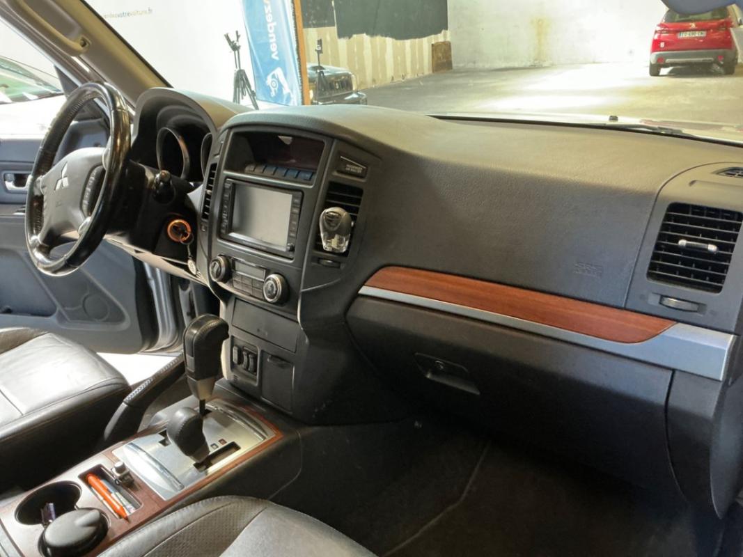 Mitsubishi Pajero COURT 3.2 DI-D 170cv 4X4 Instyle BVA *I