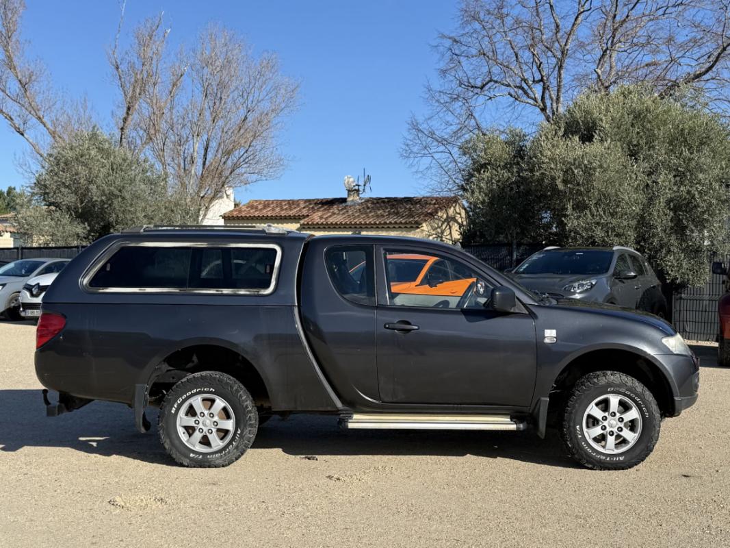 Mitsubishi L200 2.5 DI-D 136 4X4 CLUB CAB TVA RECUPERABLE * I