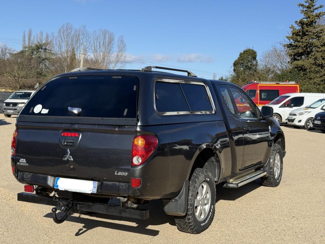 Mitsubishi L200 2.5 DI-D 136 4X4 CLUB CAB TVA RECUPERABLE * I