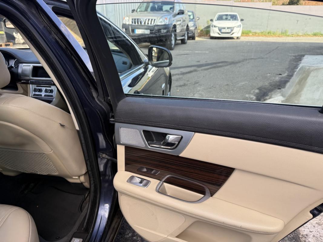 Jaguar Xf 2.2 D - 200 Luxe Premium BVA8 * I