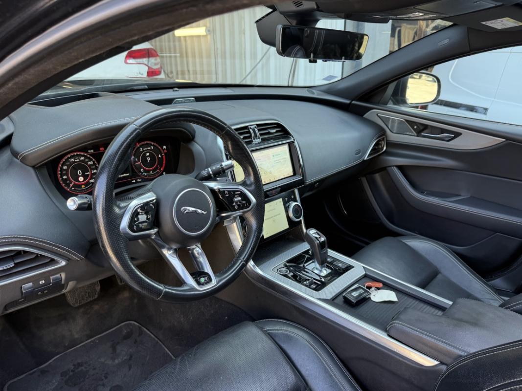 Jaguar Xe D180 BVA R-Dynamic HSE Facelift *I