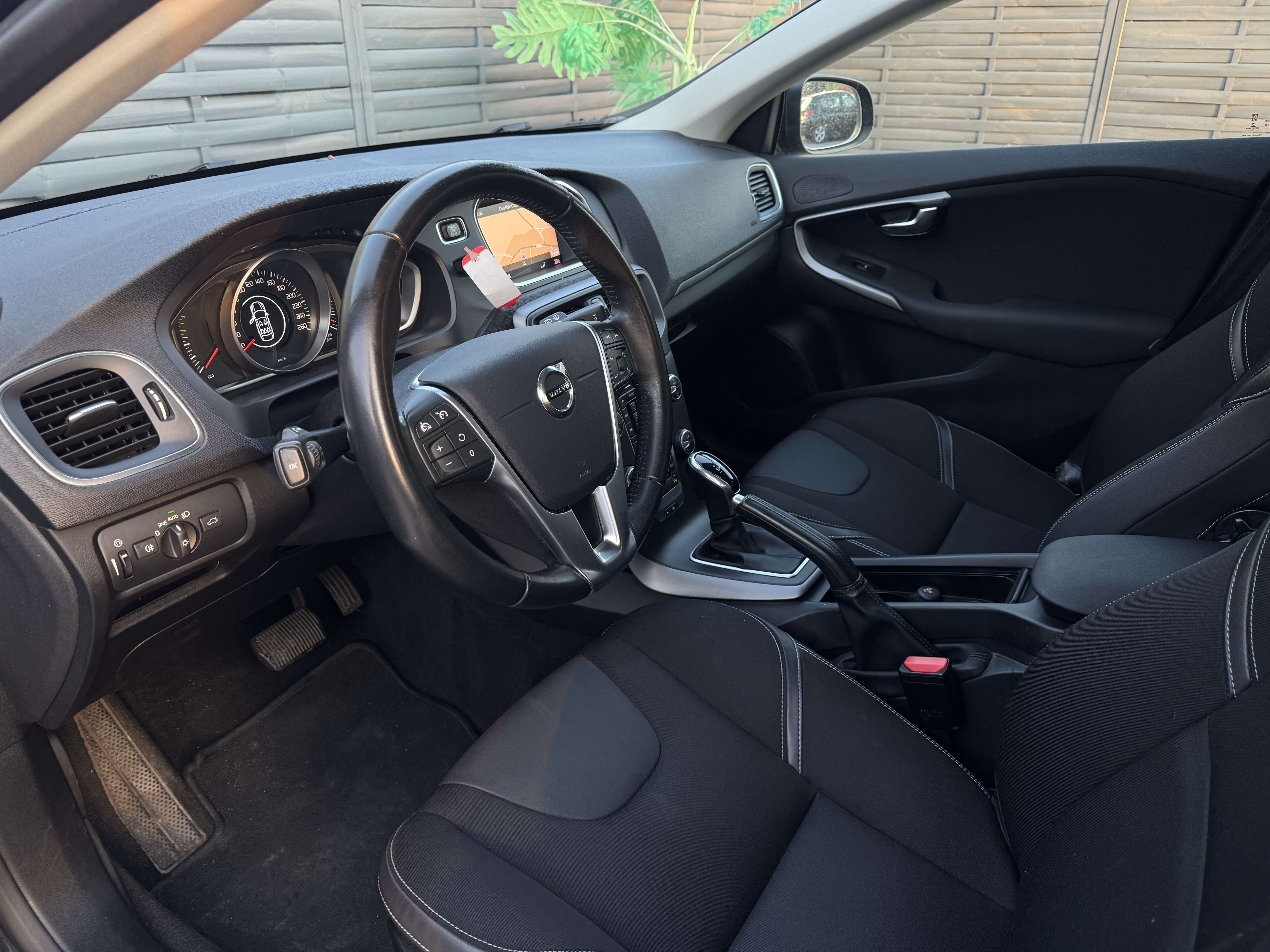 Volvo V40 1.5 T2 Sport Edition */* BOITE AUTO+GPS+CARNET