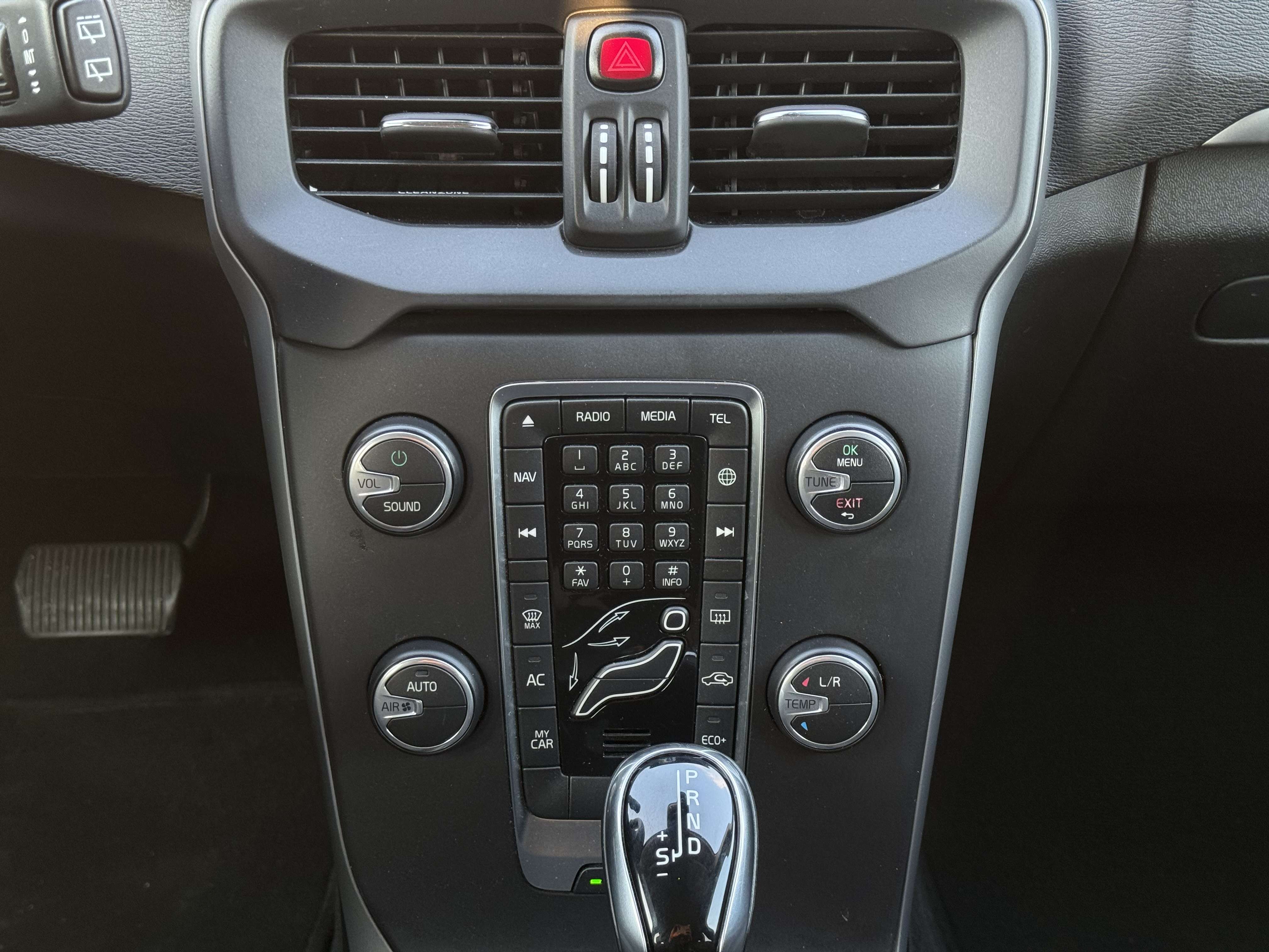 Volvo V40 1.5 T2 Sport Edition */* BOITE AUTO+GPS+CARNET