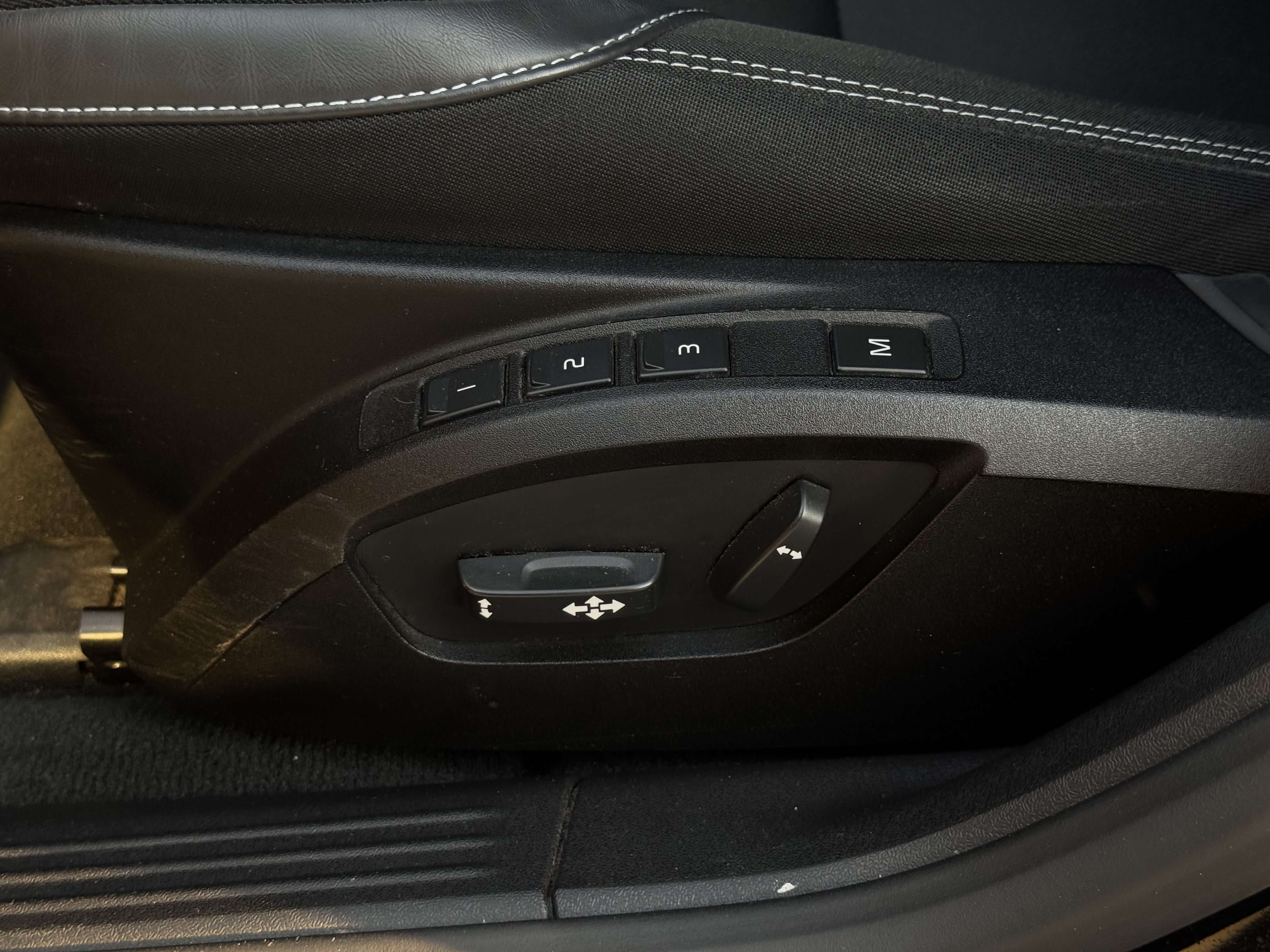 Volvo V40 1.5 T2 Sport Edition */* BOITE AUTO+GPS+CARNET