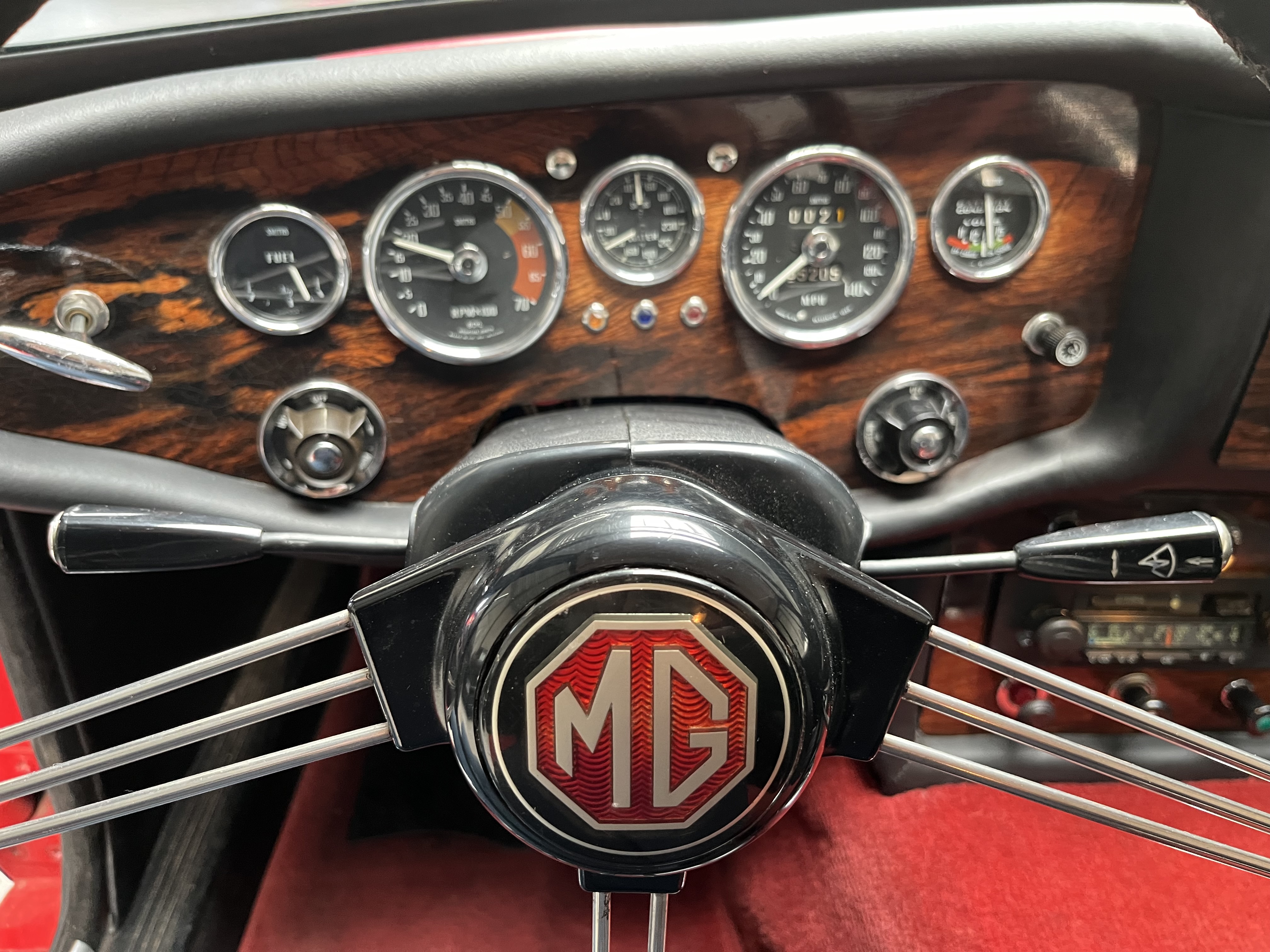 Mg mgb MGC GT 6 cyl. 3.000cc