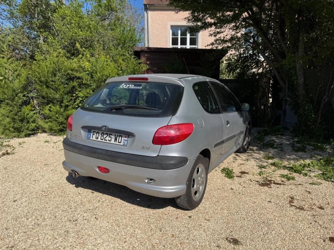 Peugeot 206 1.6 90 XT PREMIUM