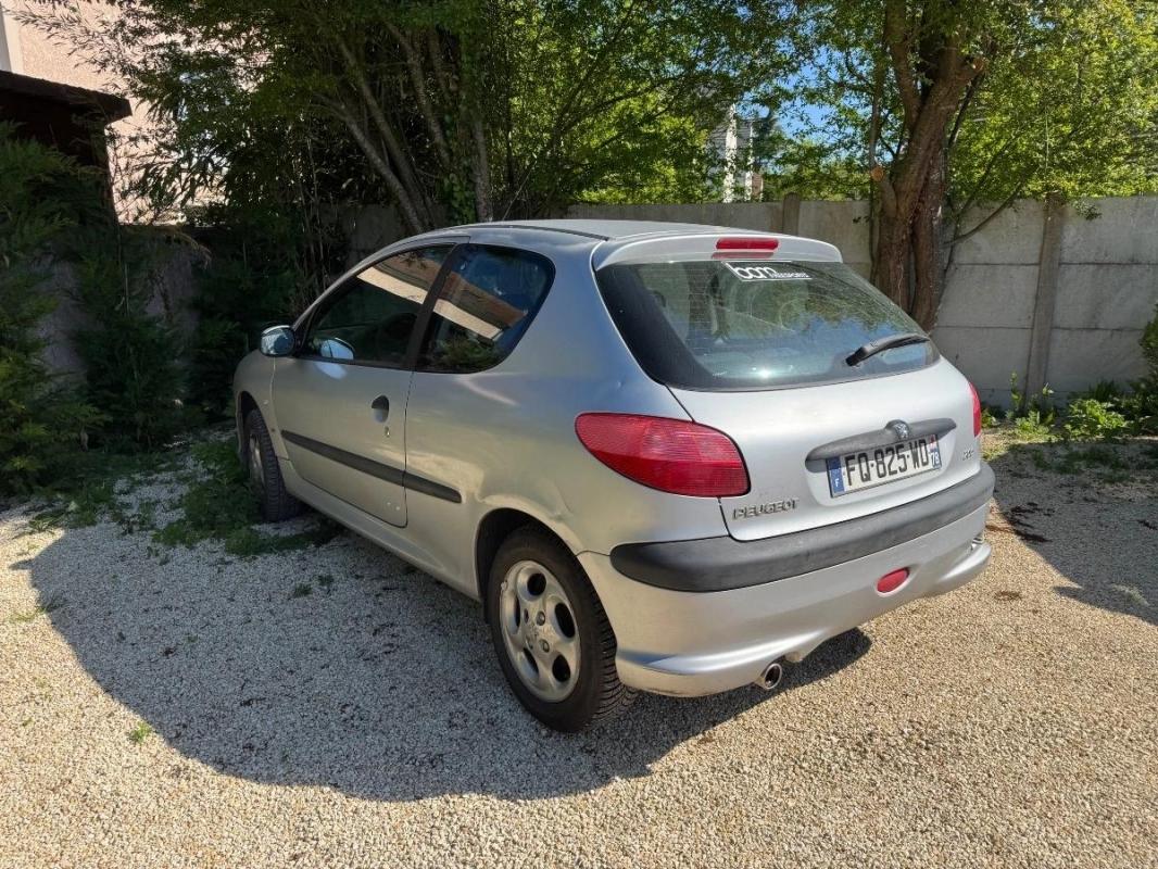 Peugeot 206 1.6 90 XT PREMIUM