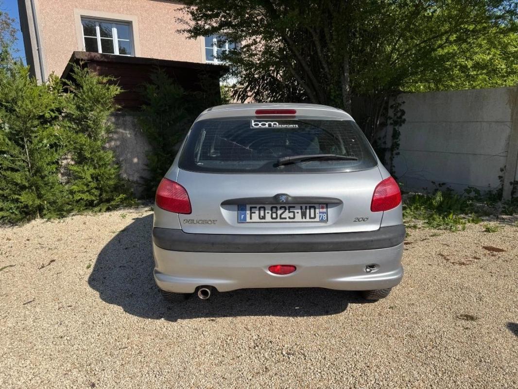 Peugeot 206 1.6 90 XT PREMIUM