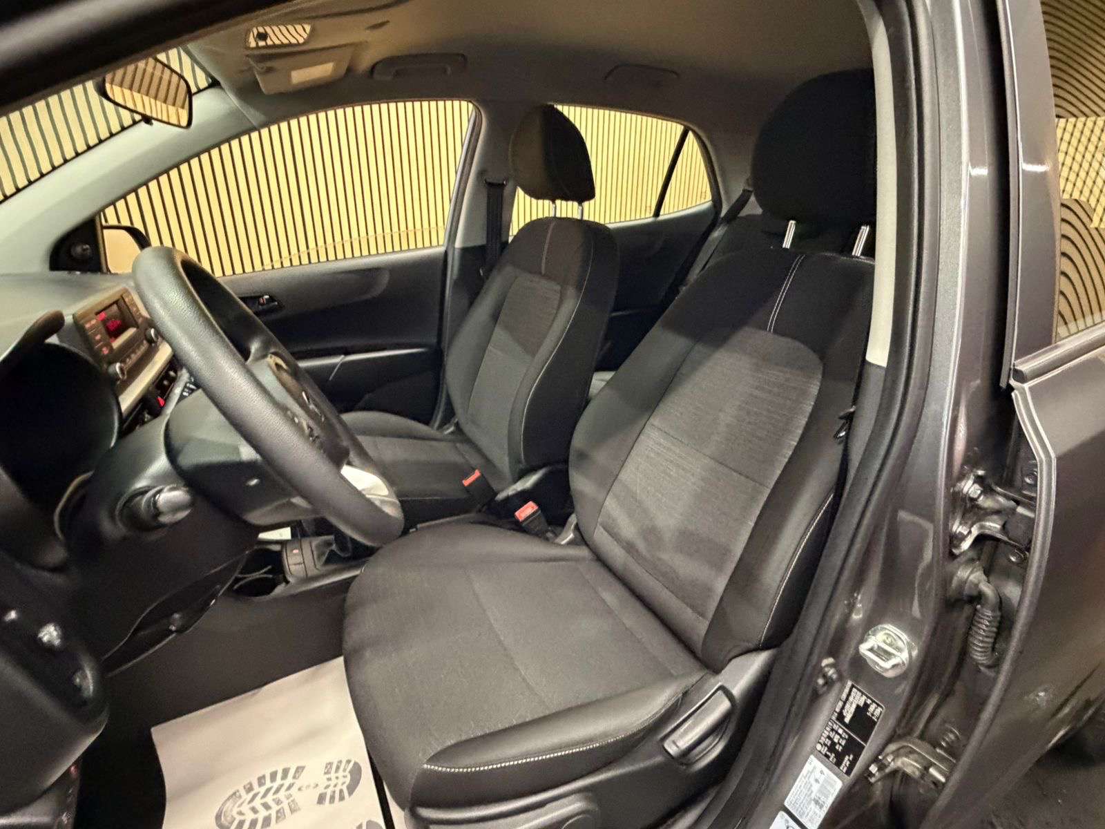 Kia Picanto 1.0i * GARANTIE 12 MOIS * 1er propriétaire *