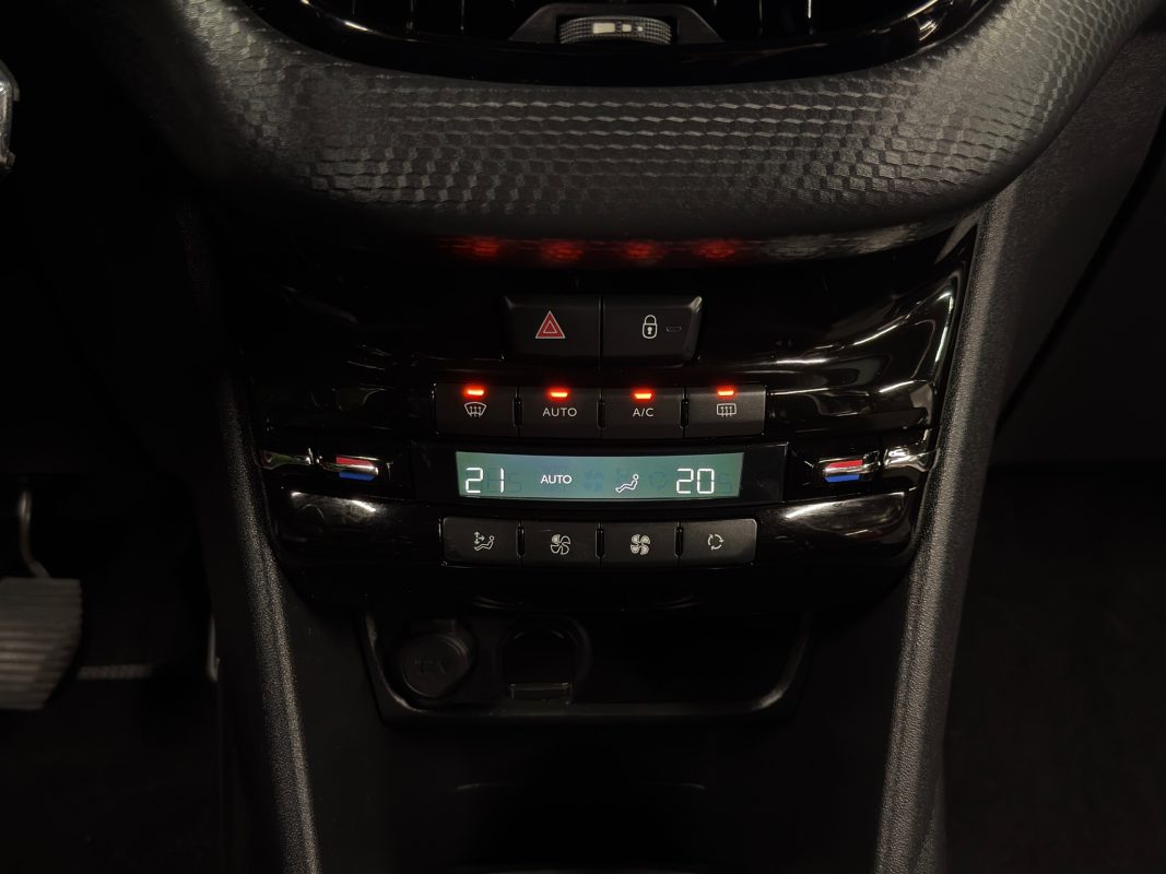 Peugeot 208 PHASE 2 TECH EDITION 1.2 82 Cv APPLE CARPLAY & ANDROID 5 PORTES ECRAN GPS - Garantie 1an