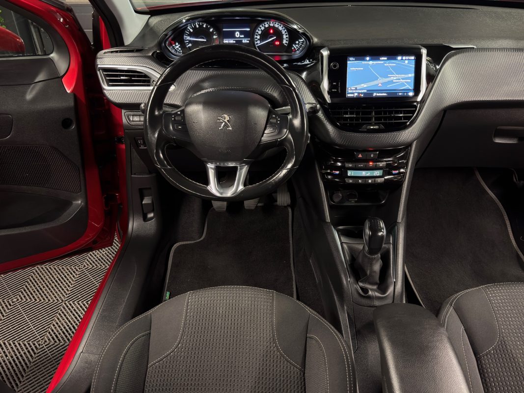 Peugeot 208 PHASE 2 TECH EDITION 1.2 82 Cv APPLE CARPLAY & ANDROID 5 PORTES ECRAN GPS - Garantie 1an