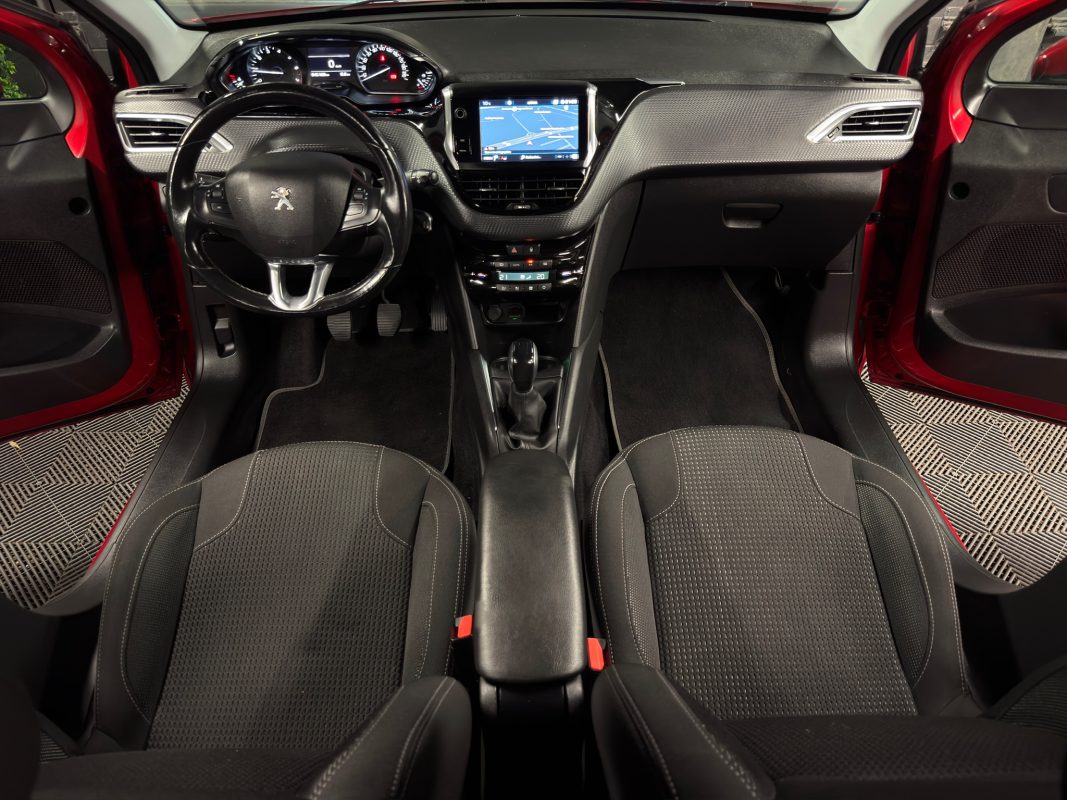 Peugeot 208 PHASE 2 TECH EDITION 1.2 82 Cv APPLE CARPLAY & ANDROID 5 PORTES ECRAN GPS - Garantie 1an
