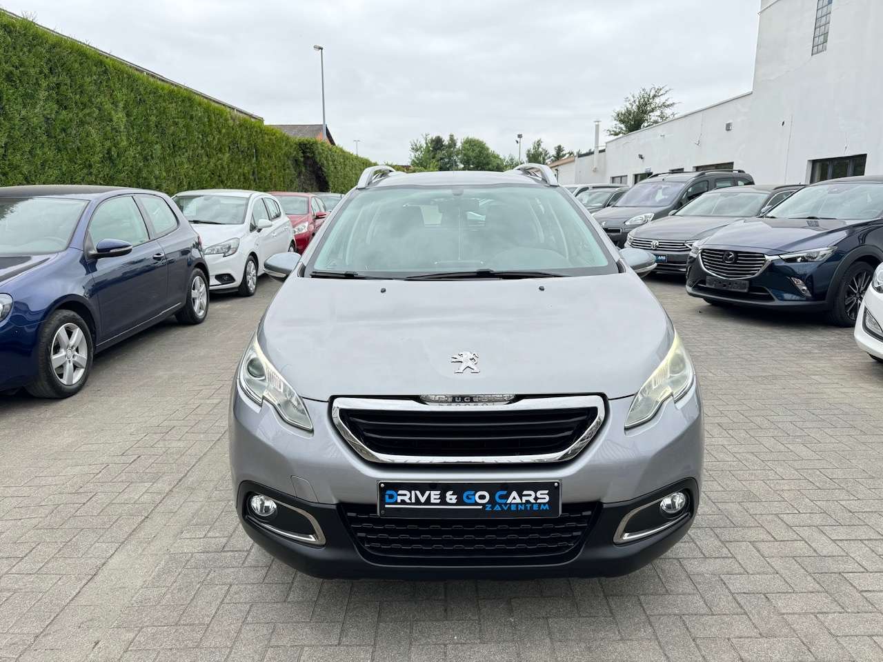 Peugeot 2008 1.2i e-THP Allure - Airco ** 1 JAAR GARANTIE **