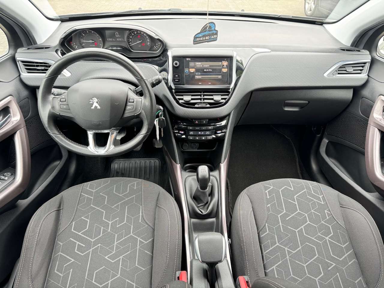 Peugeot 2008 1.2i e-THP Allure - Airco ** 1 JAAR GARANTIE **